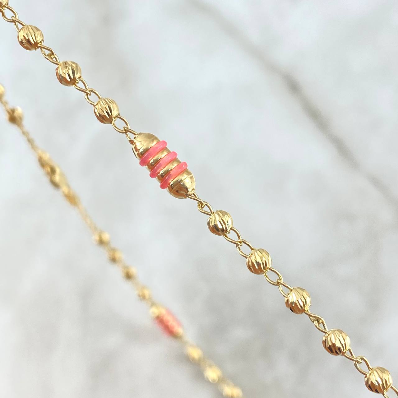 Cadena Rustica Barril Rayado 8.1gr / 45cm / 3mm Diamantadas Cauchos De Colores Oro Amarillo 18K *