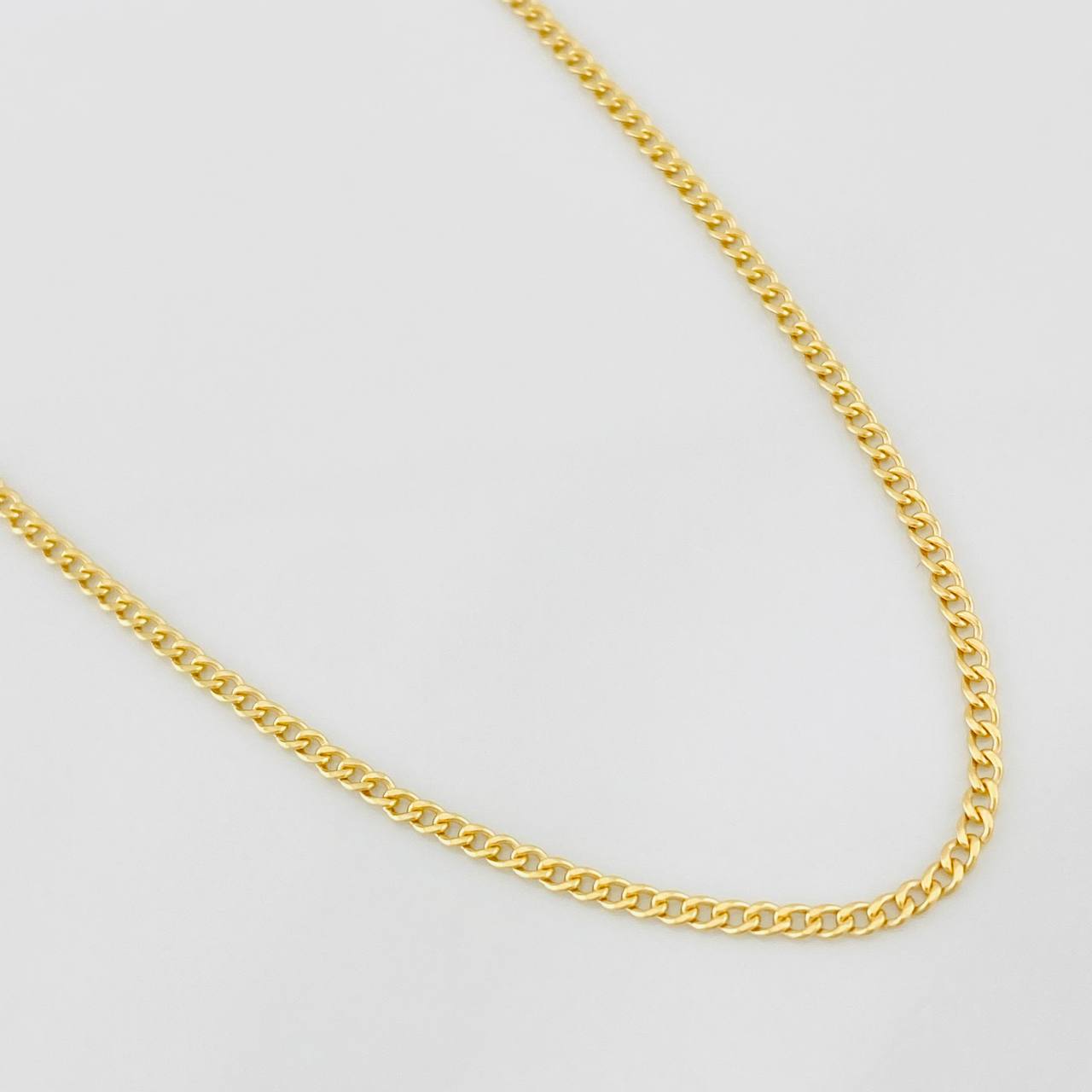 Cadena Cubana 1.55g / 45cm / 1.9mm Oro Amarillo 18K