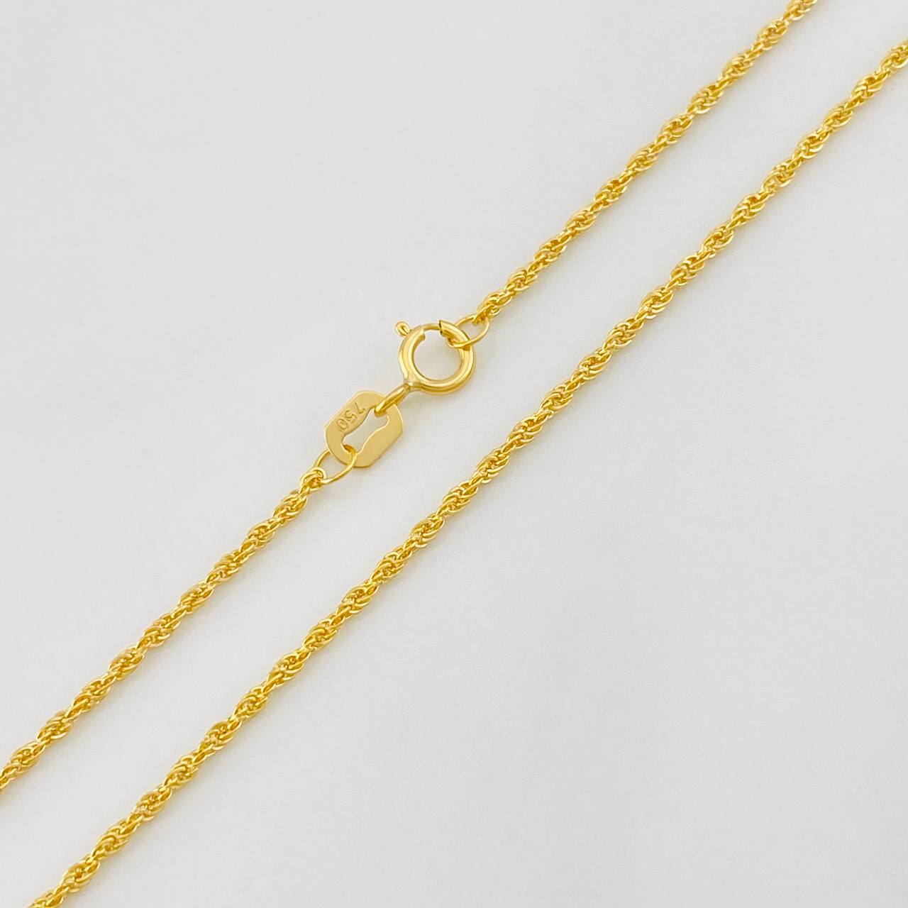 Cadena Lazo 0.9g / 50cm / 1.1mm Oro Amarillo 18K