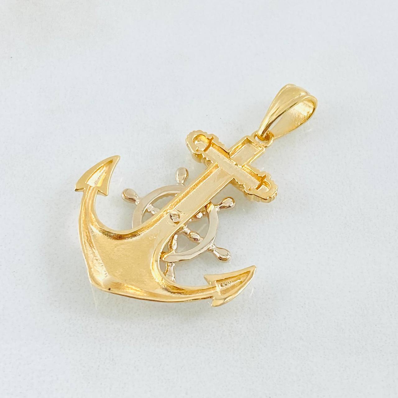 Dije Ancla Timón Movil 4.9gr / 4cm / Dos Oros Amarillo Blanco 18K *