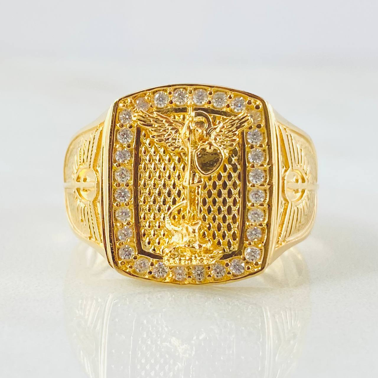 Anillo San Miguel Espada Sagrada 7.6gr / T11 / Oro Amarillo 18K ©