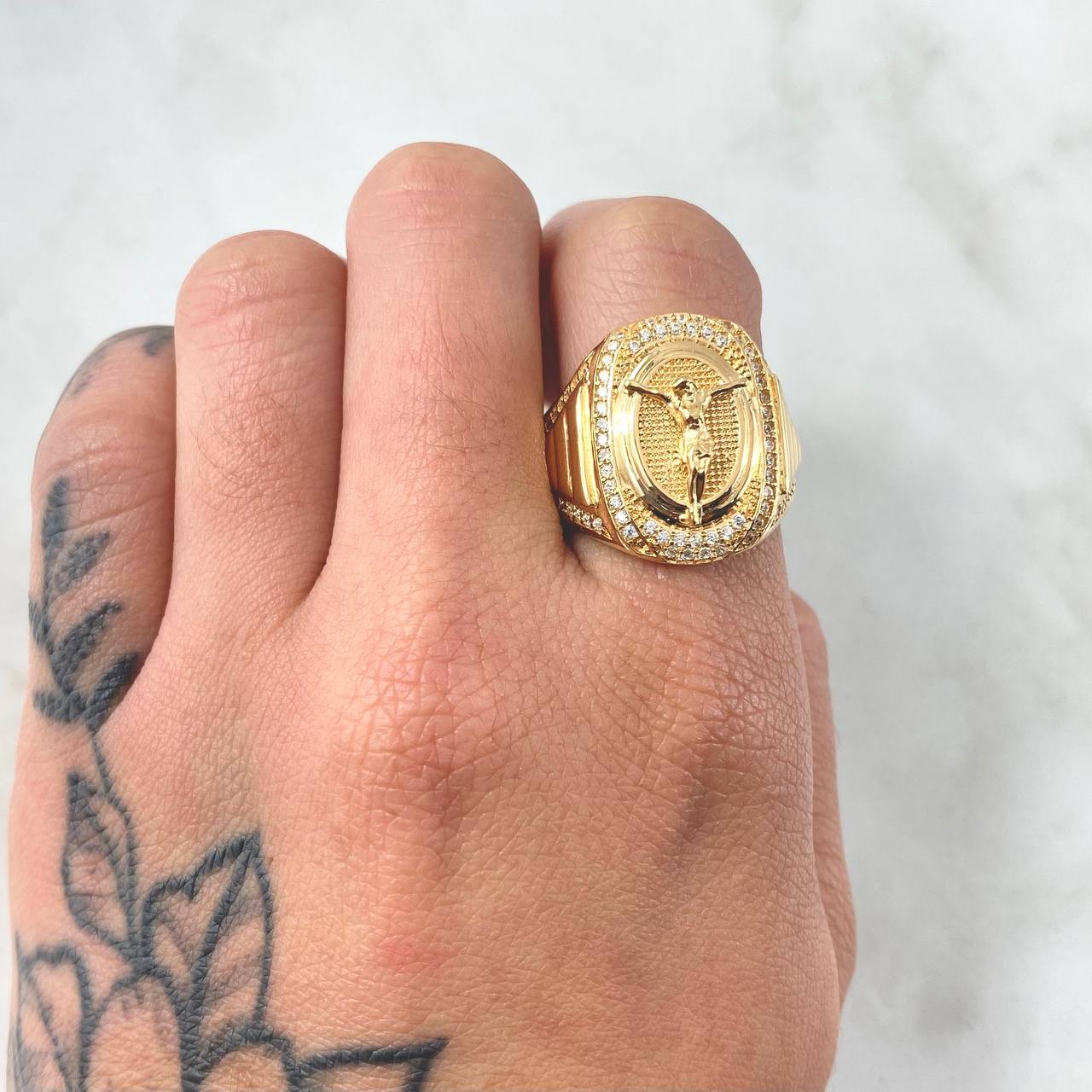 Anillo Cristo Esferico 9.8gr / T11 1/4 / Oro Amarillo 18K ©