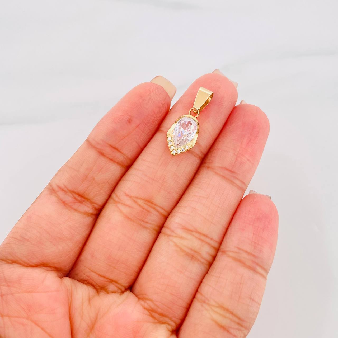 Dije Lagrima Marquesa 1.5g / 2cm Oro Amarillo 18K