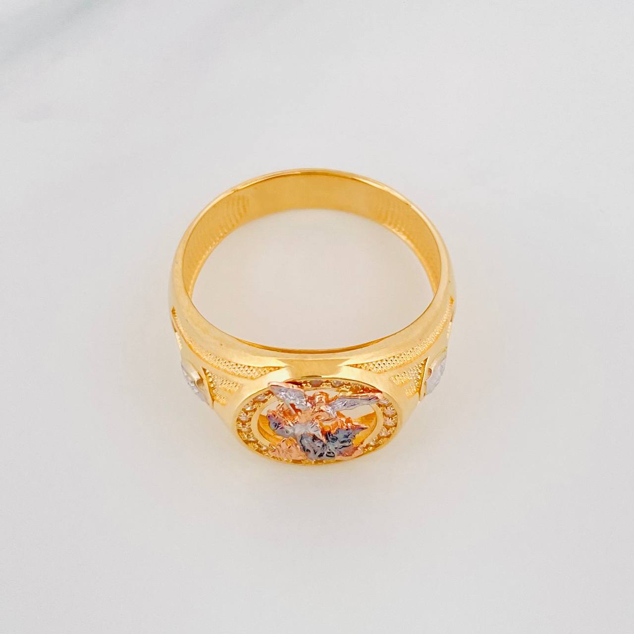 Anillo San Miguel Arcangel 6.25g / T9 3/4 Tres Oros 18K