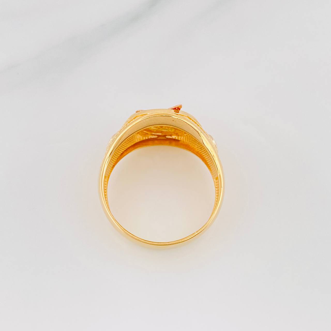 Anillo San Miguel Arcangel 6.25g / T9 3/4 Tres Oros 18K