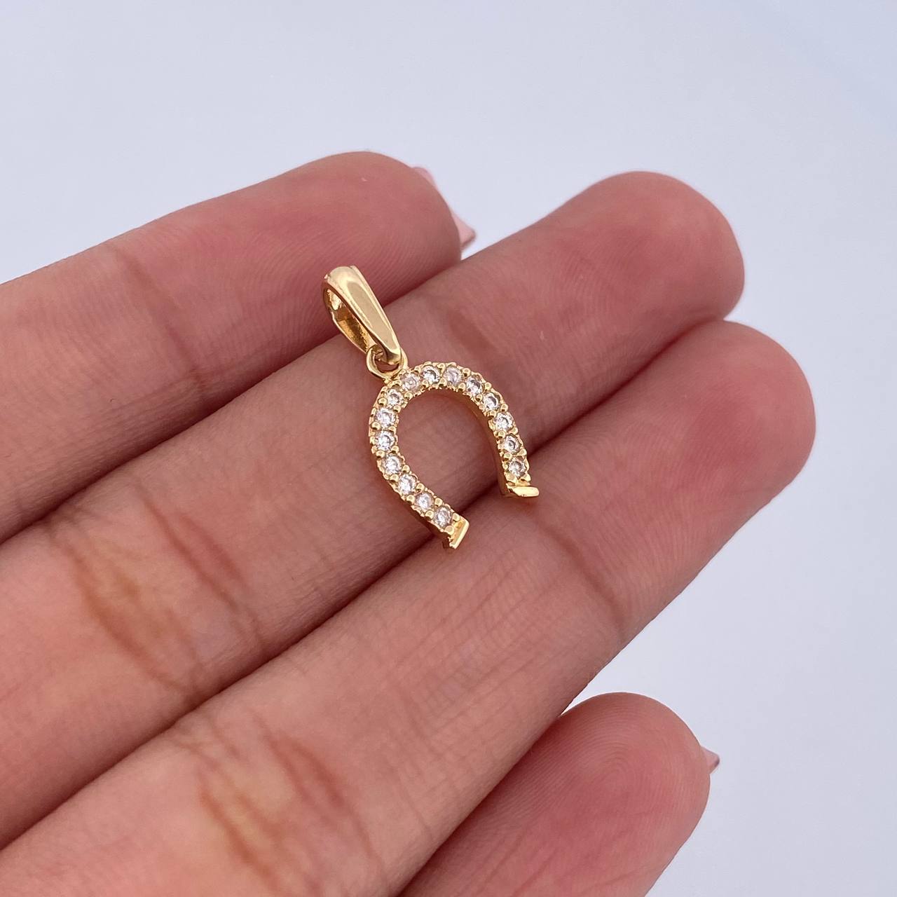 Dije Herradura 0.8gr / 1.9cm / Circones Blancos Oro Amarillo 18K &
