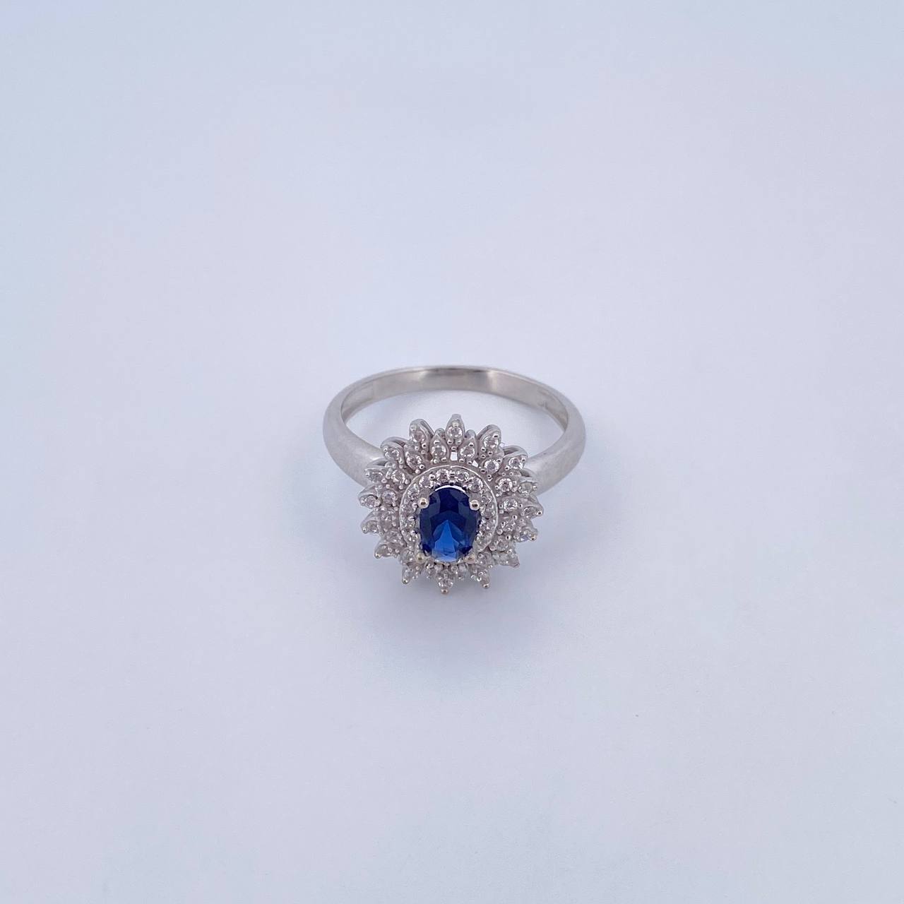 Anillo Solitario Halo 3.75gr / T6 3/4 / Circones Azul Blancos Oro Blanco 18K &