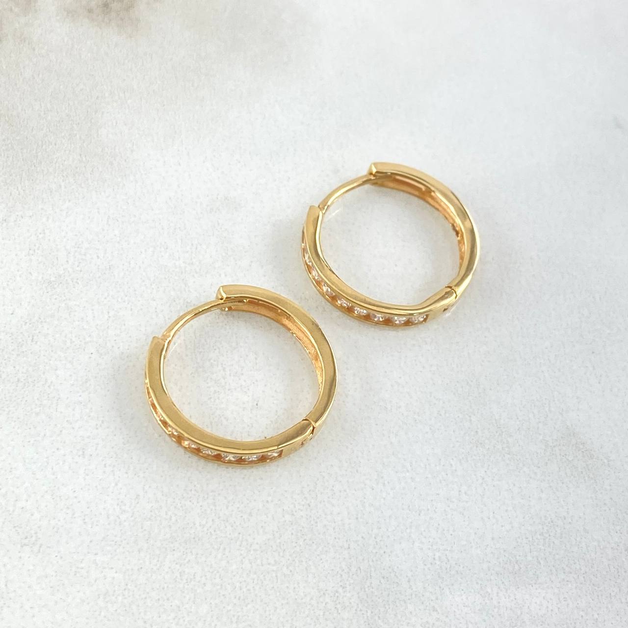 Candongas Carril  1.4gr / 1cm Circones Blancos  Oro Amarillo 18K