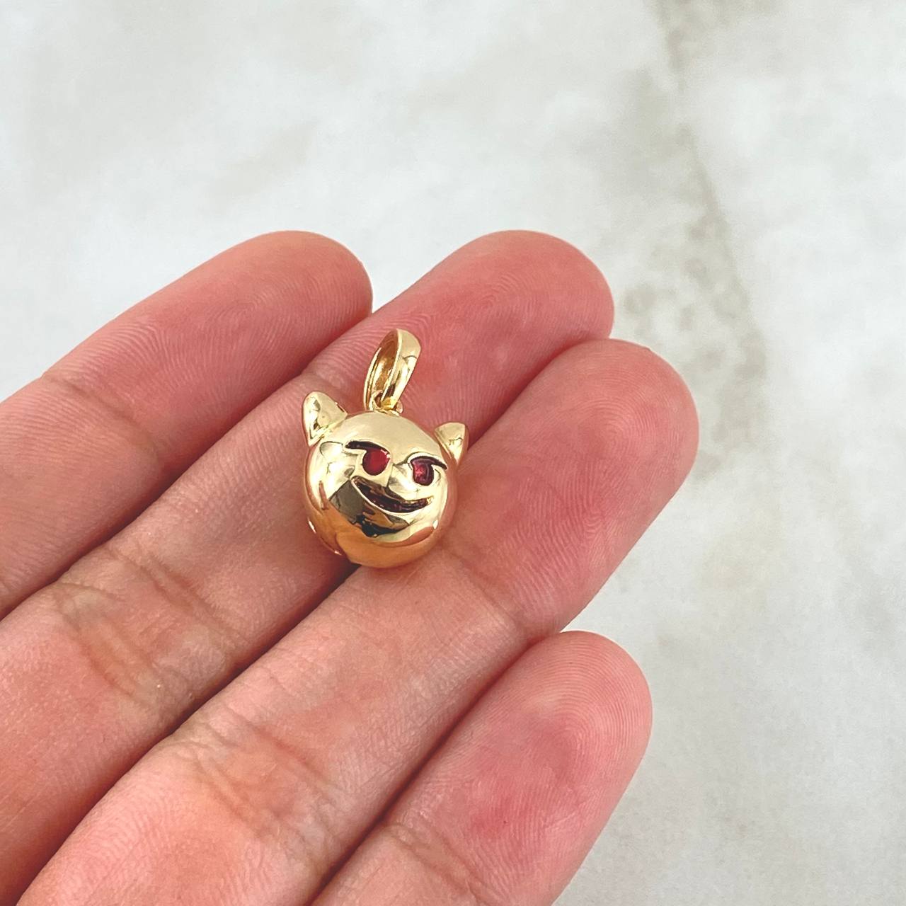 Dije Emoji Diablo 3.5gr / 2cm / Texturizado Rojo Oro Amarillo 18K