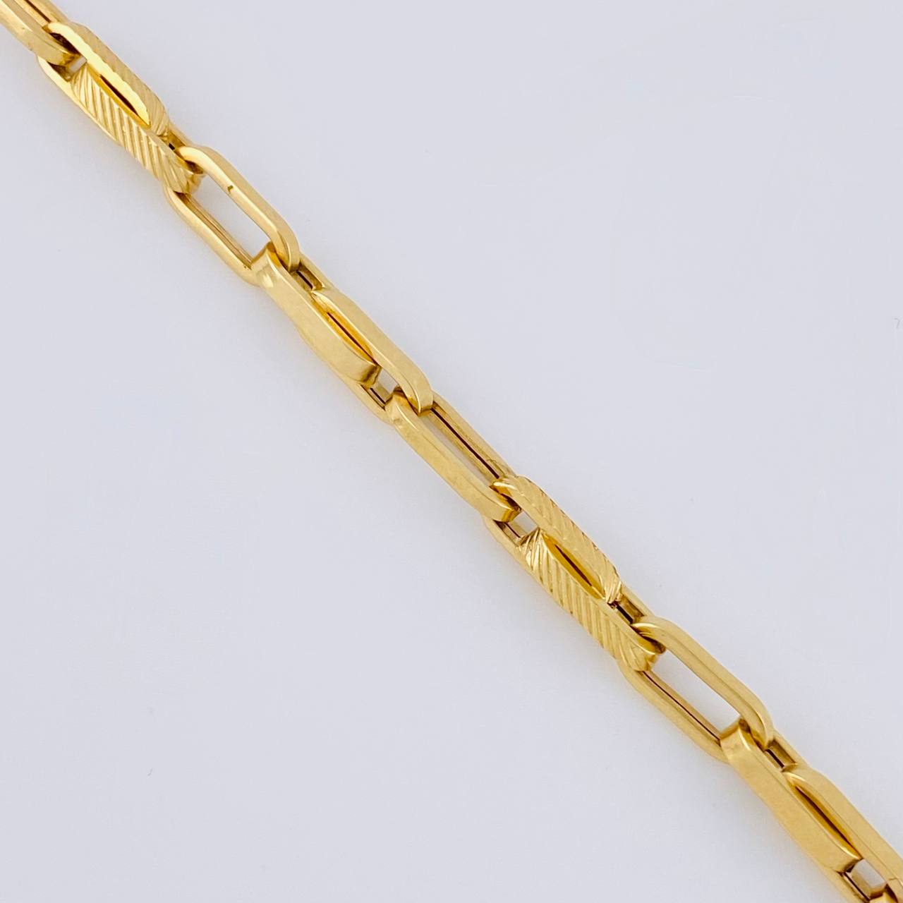 Pulso Rustico Tribal 5.75gr / 21.5cm / 5mm Oro Amarillo 18K