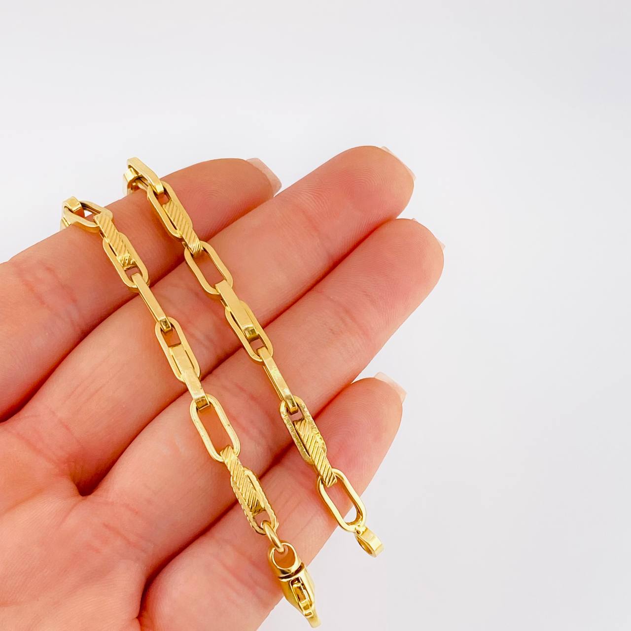 Pulso Rustico Tribal 5.75gr / 21.5cm / 5mm Oro Amarillo 18K
