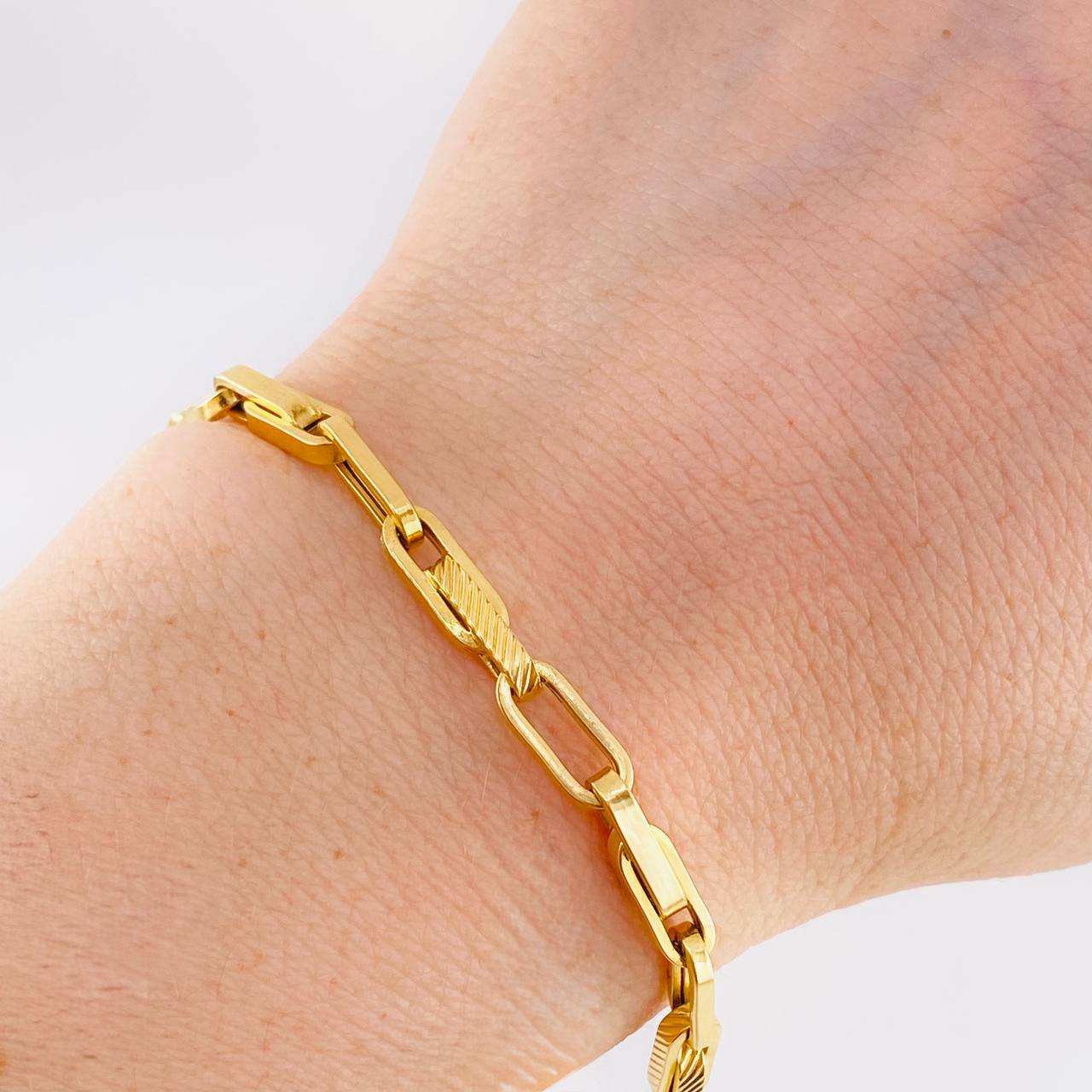 Pulso Rustico Tribal 5.75gr / 21.5cm / 5mm Oro Amarillo 18K