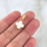 Dije  Trébol VCyA  0.95gr / 2cm / Resina Blanca Borde Punteado Oro Amarillo Nac.Esp. 18K