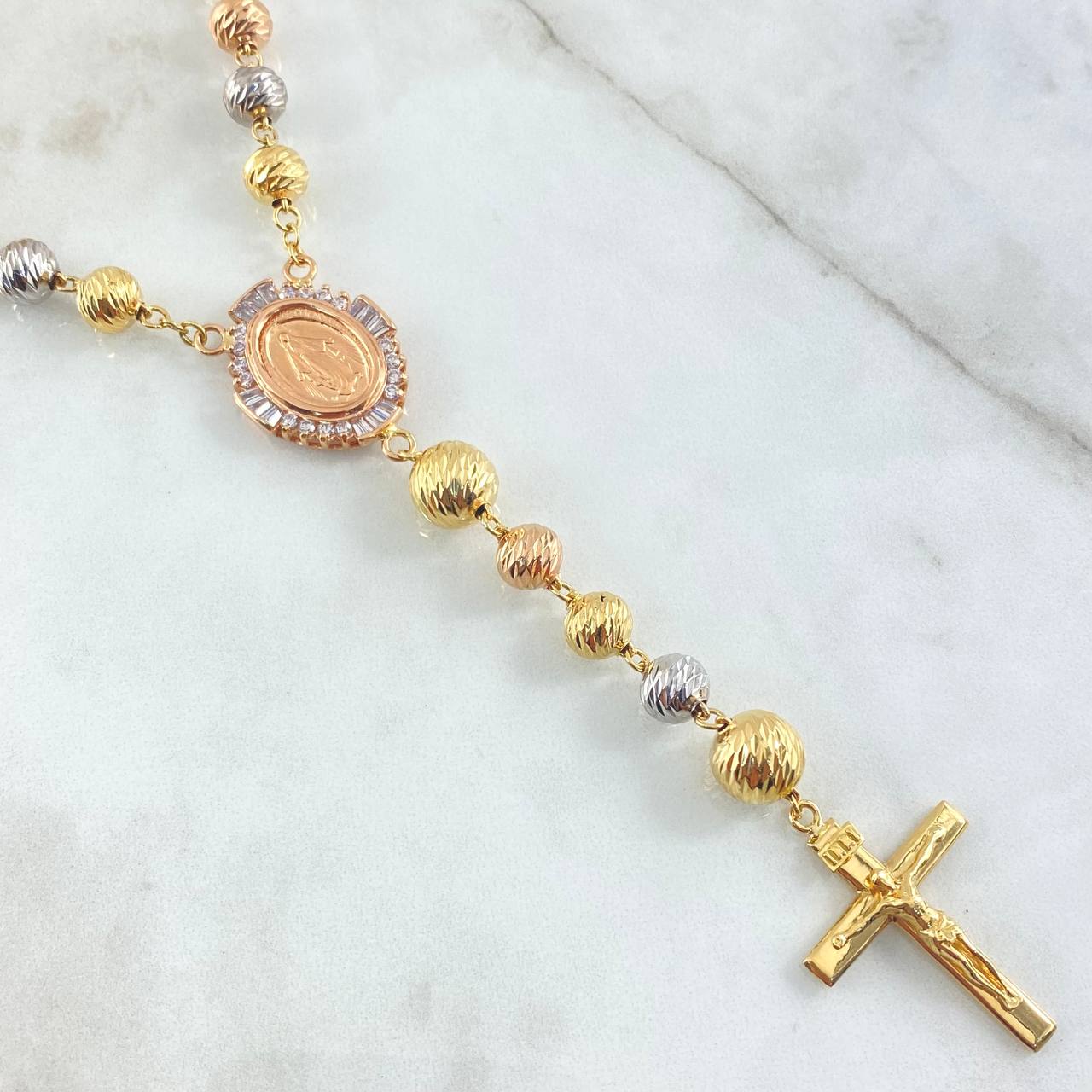 Rosario Virgen Milagrosa 45.9gr / 65cm / Oro 18K ©