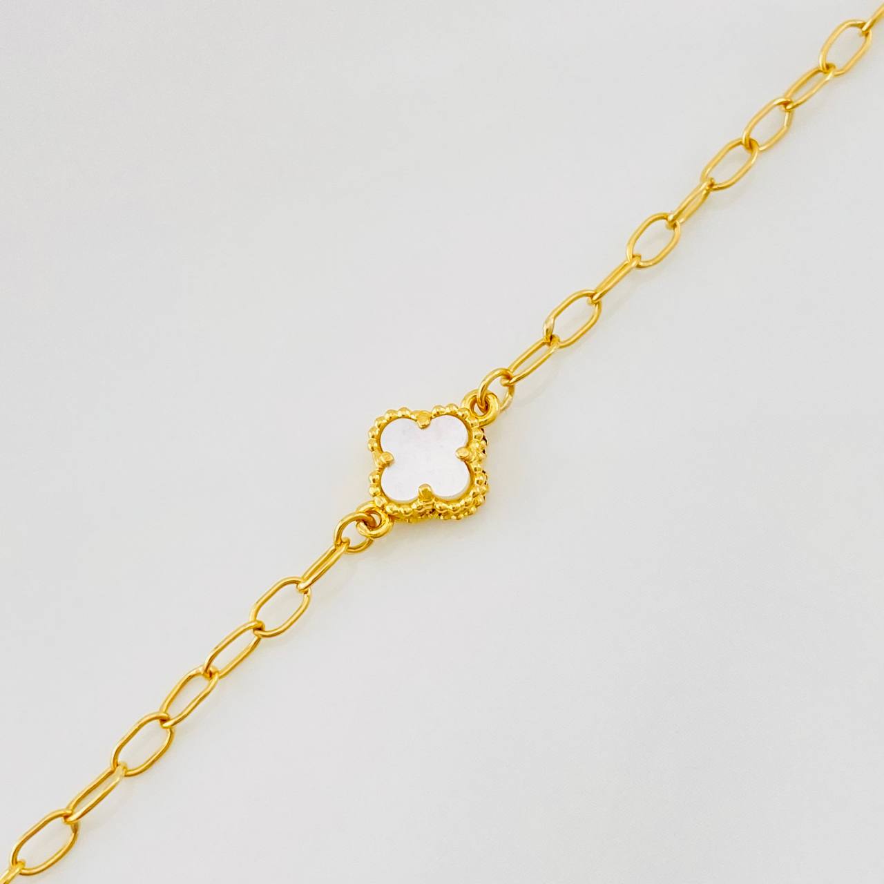 Tobillera Cajón Trebol 3.45g / 24.5cm / 2.3mm Oro Amarillo 18K