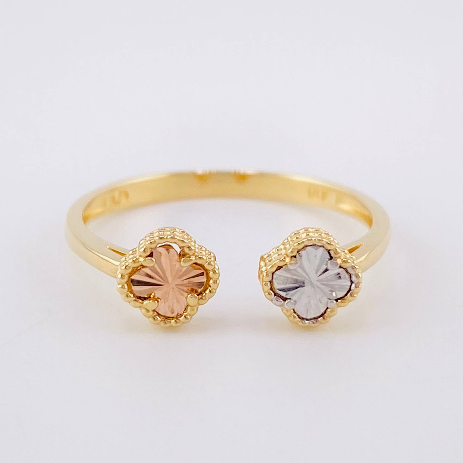 Anillo Dos Trebol 1.95g / T7 1/2 Tres Oros 18K