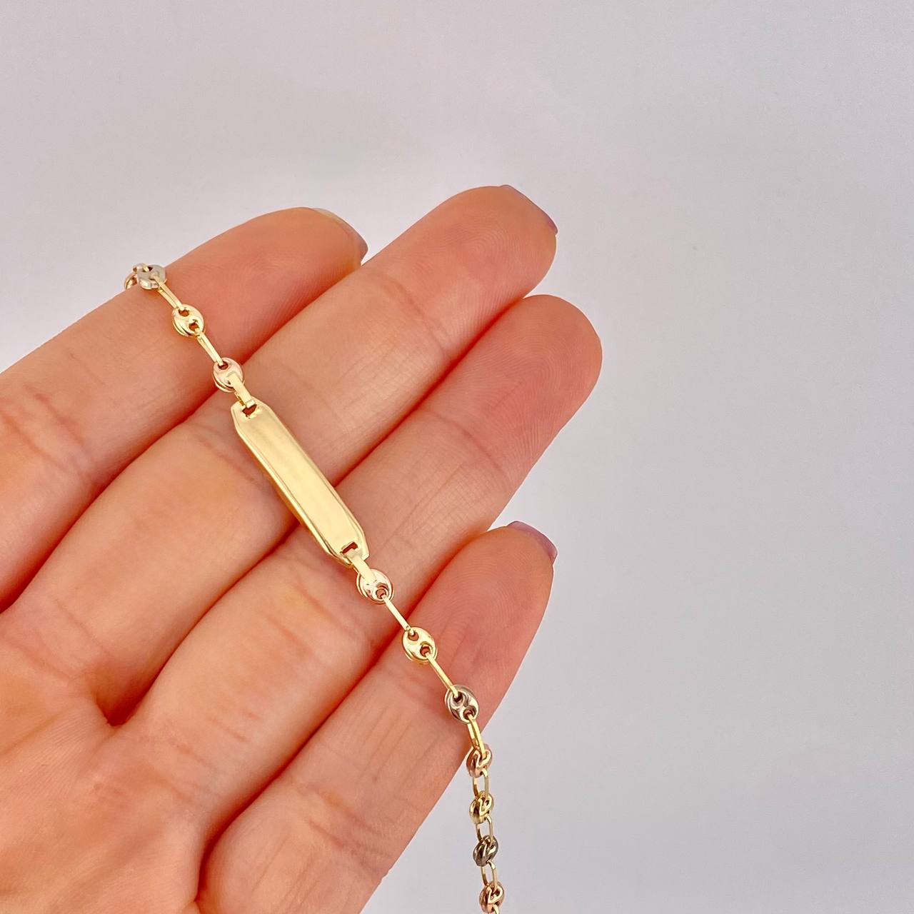 Pulso Bebé GC Placa Rectangular Ovalada 1.65g / 15cm / 3.3mm Tres Oros 18K