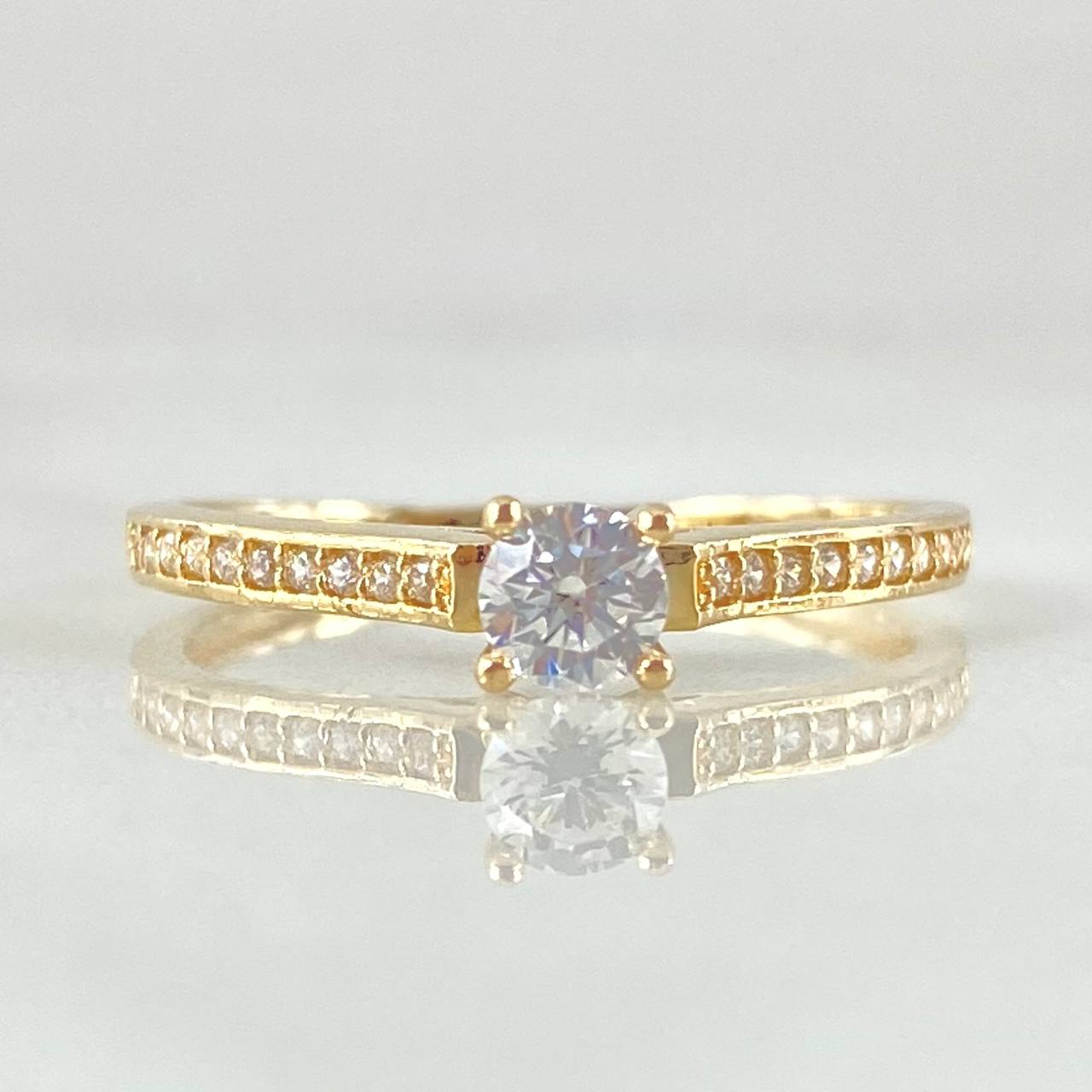 Anillo Solitario Cetro Tupido 1.75gr / T7 1/2 / Oro 18K *