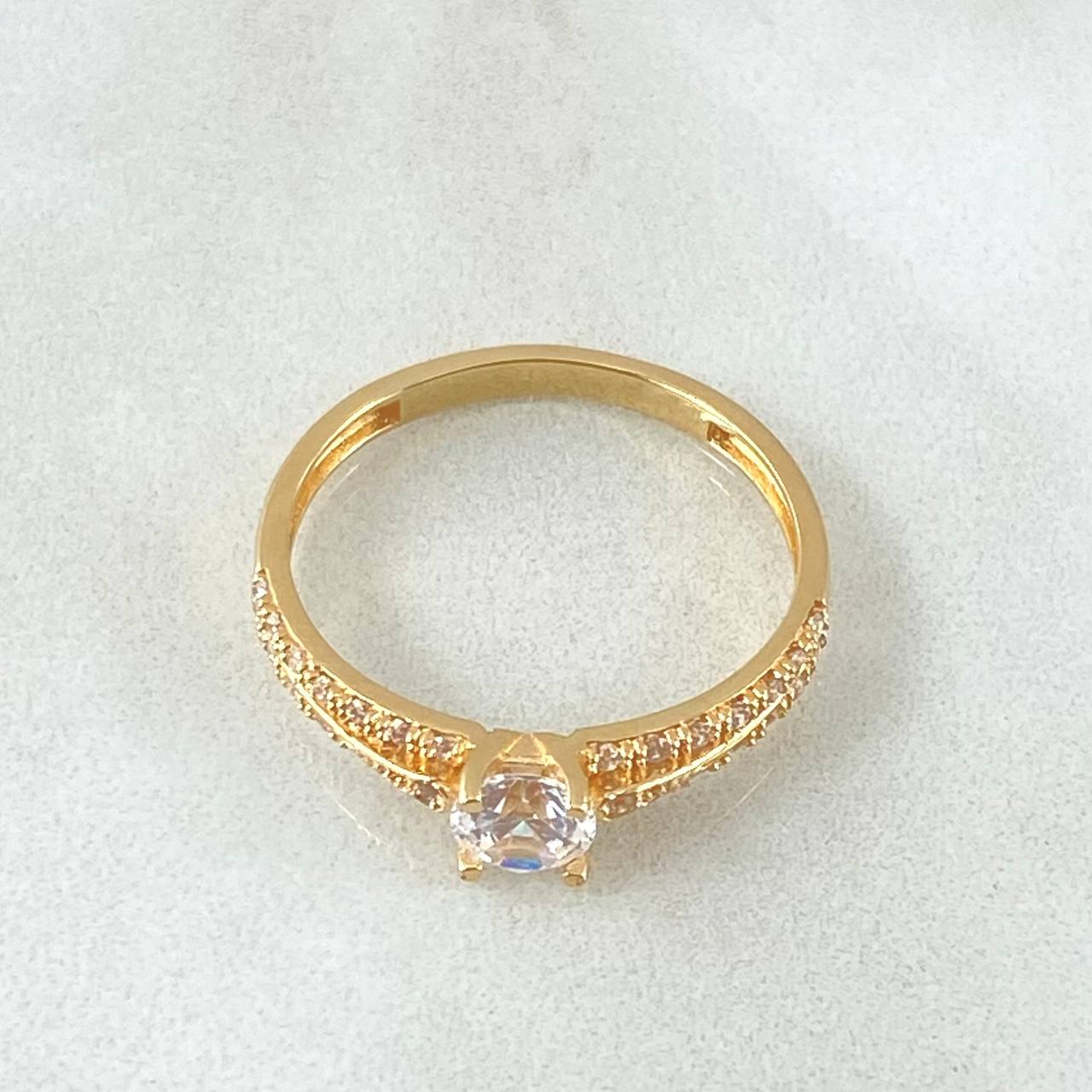 Anillo Solitario tupido 2.4gr / T7 1/4 / Oro 18K