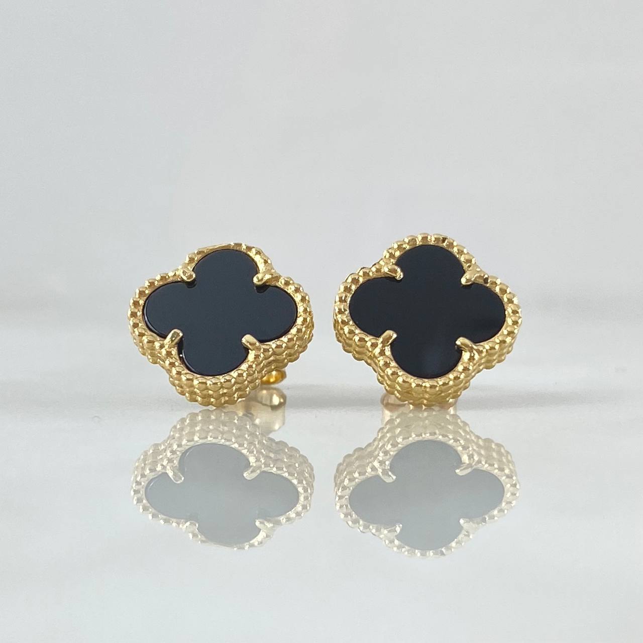 Topos Trebol VCyA 3.3gr / 1.2cm / Onix Negro Punteado Broche Mariposa Oro Amarillo Nac.Esp. 18K ©