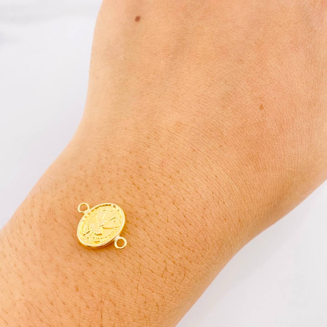 Herraje Espíritu Santo Mate 0.6g / 1.6cm Oro Amarillo 18K