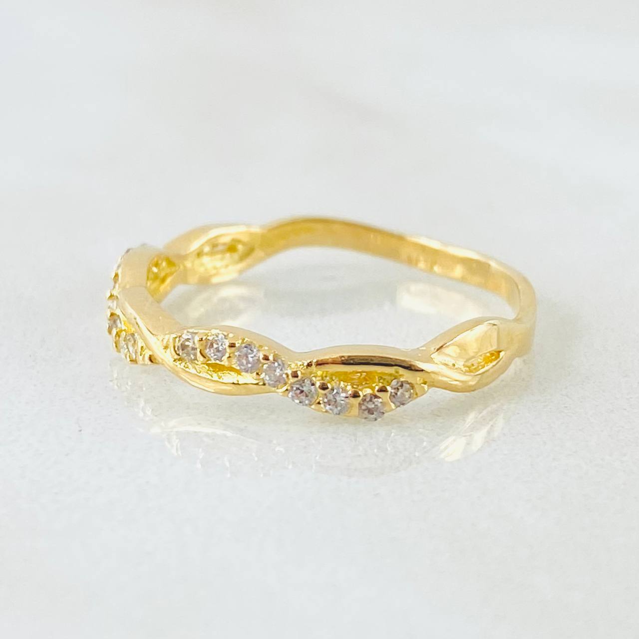 Anillo Entrelazado 1.8gr / T6 1/2 / Oro Amarillo 18K *