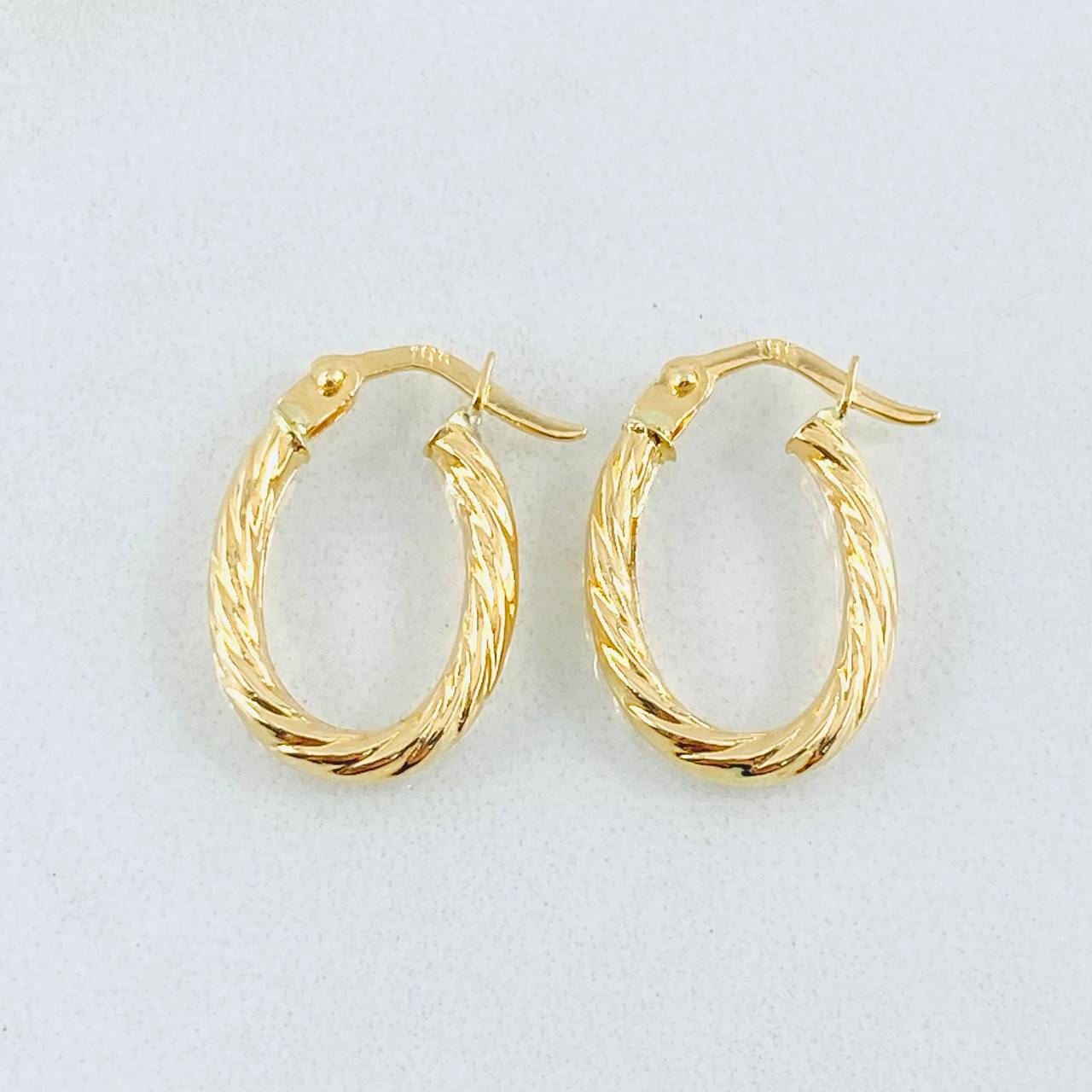 Candongas Mary Ovalada 1.2gr / 1.8cm / Oro Amarillo 18K *