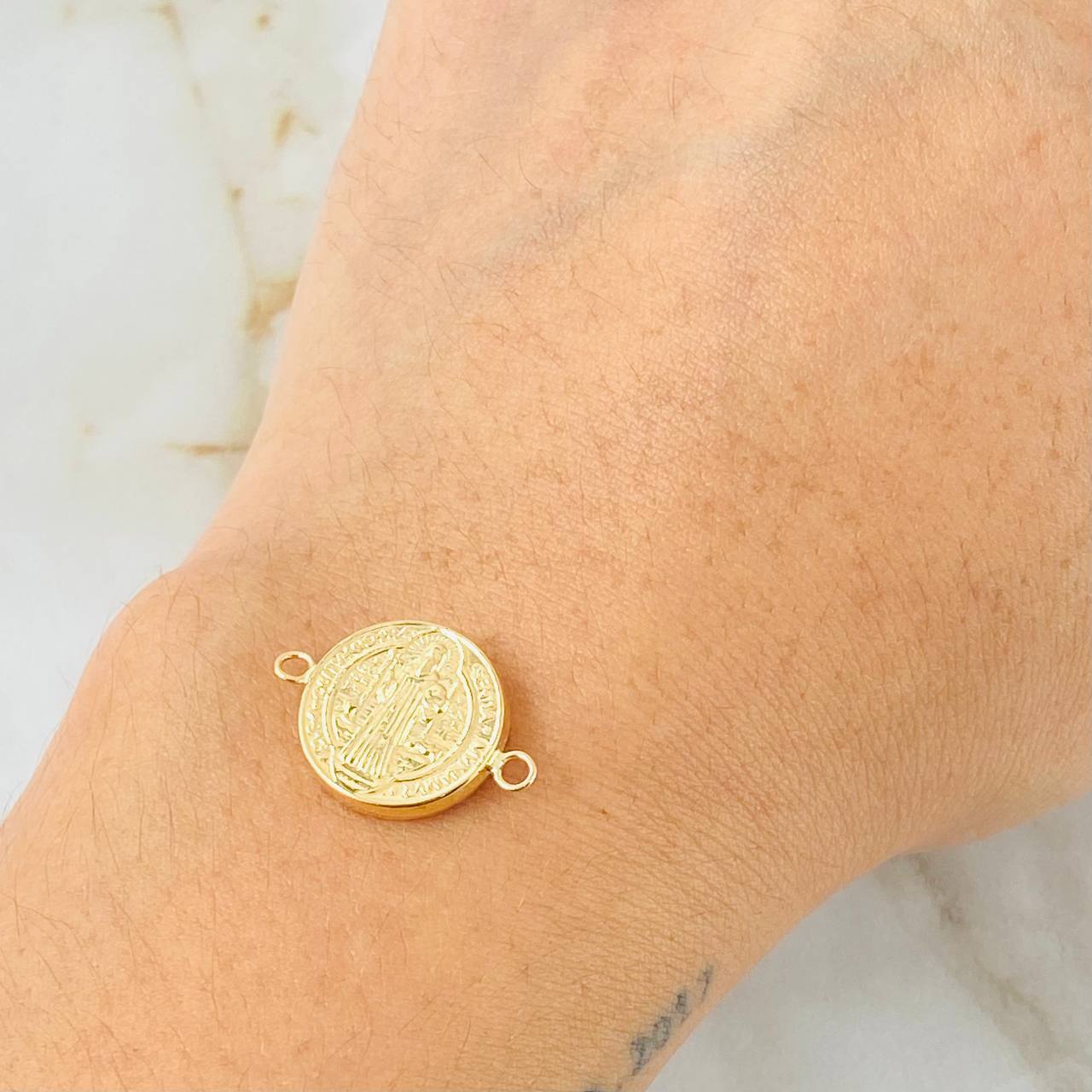 Herraje San Benito 1.1gr / 2cm / Oro Amarillo 18K *
