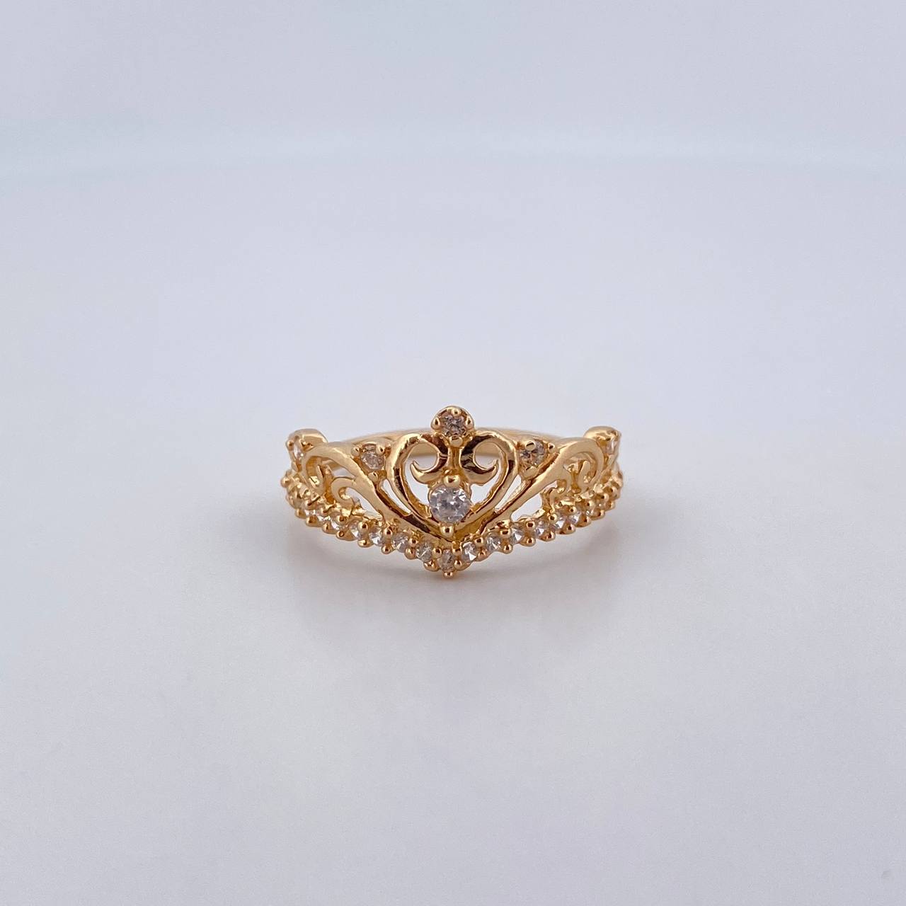 Anillo Corona 2.7gr / T7 / Circones Blancos Oro Amarillo 18K $