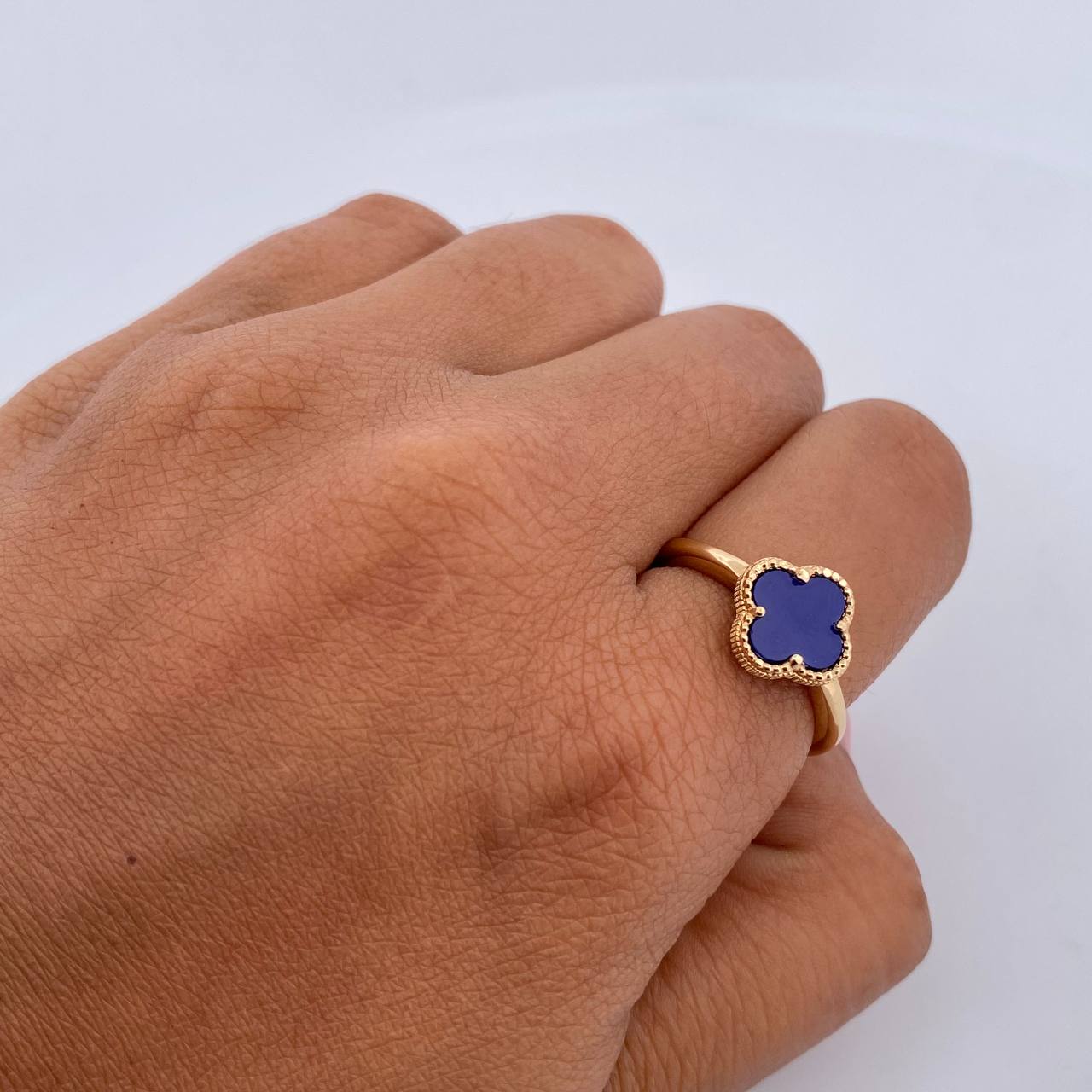 Anillo Trebol 3.15gr / T6 3/4 / Piedra Morada Oro Amarillo 18K $