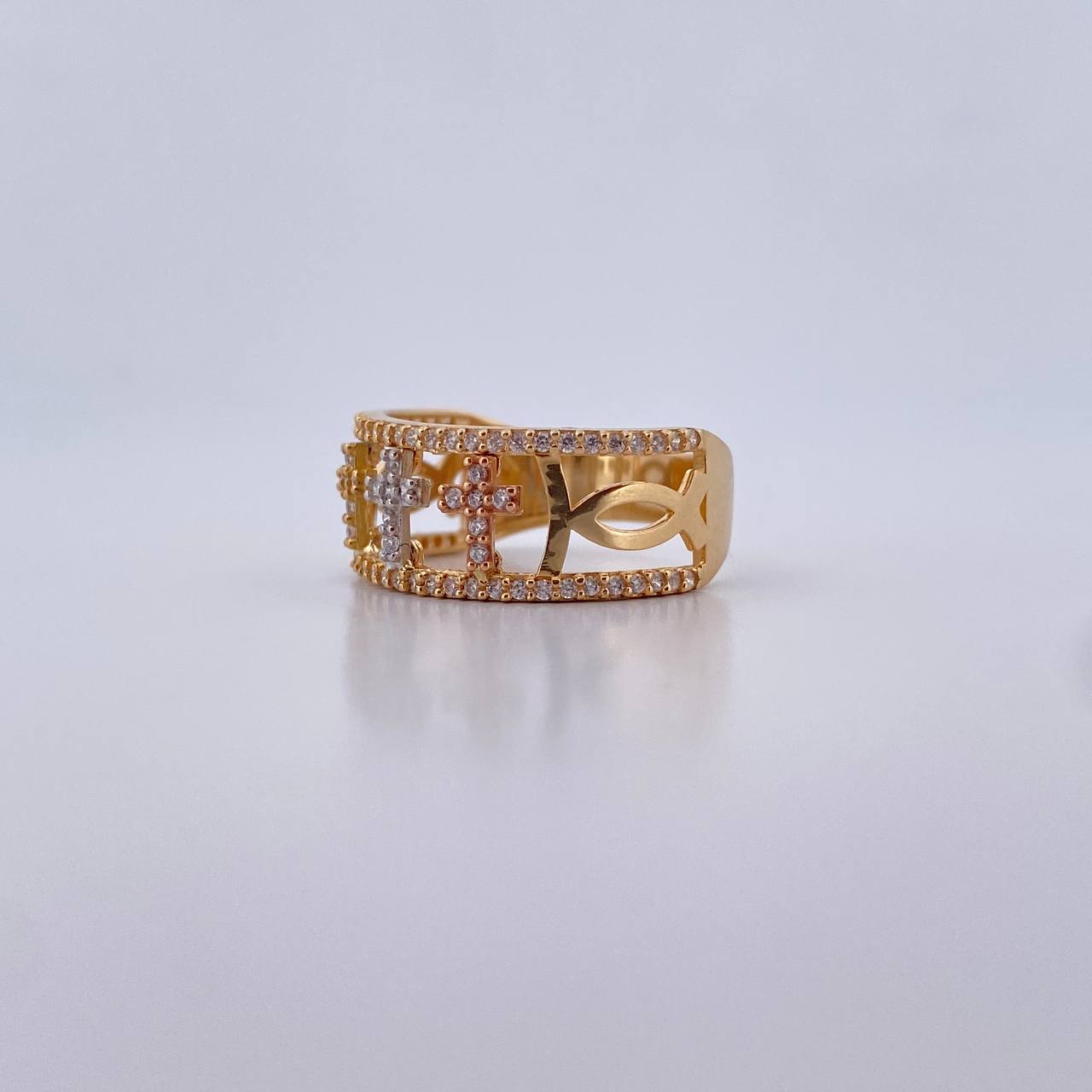 Anillo Argolla Tres Cruces 3.85gr / T7 1/4 / Circones Blancos  Tres Oros 18K $