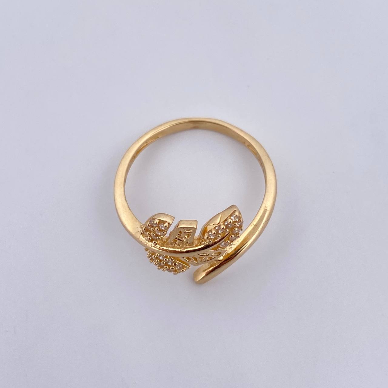 Anillo Hoja 2.4gr / T6 / Circones Blancos Oro Amarillo 18K $