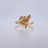 Anillo Hoja 2.4gr / T6 / Circones Blancos Oro Amarillo 18K $