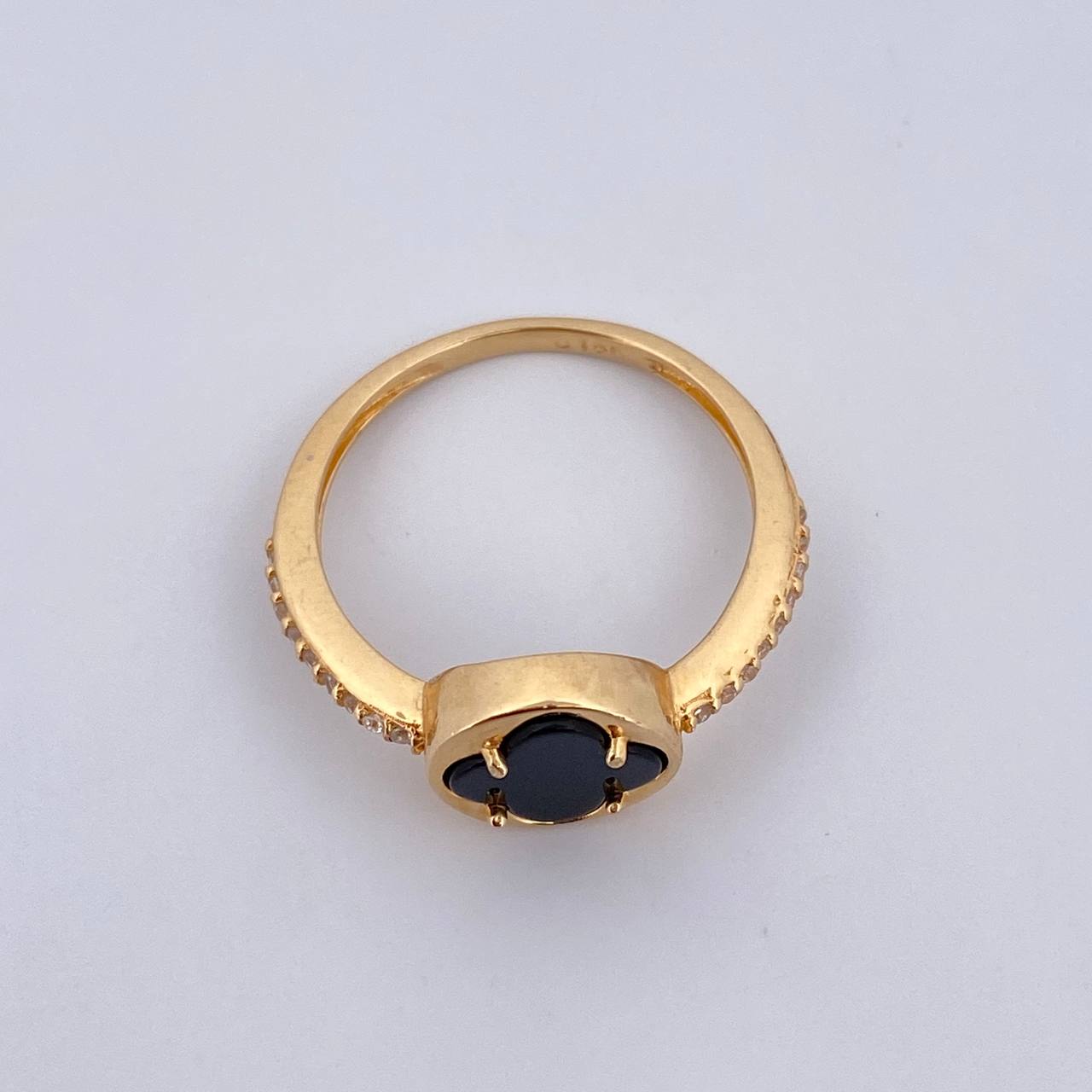 Anillo Trebol Churumbela 2.45gr / T6 3/4 / Onix Negro Circones Blancos Oro Amarillo 18K $