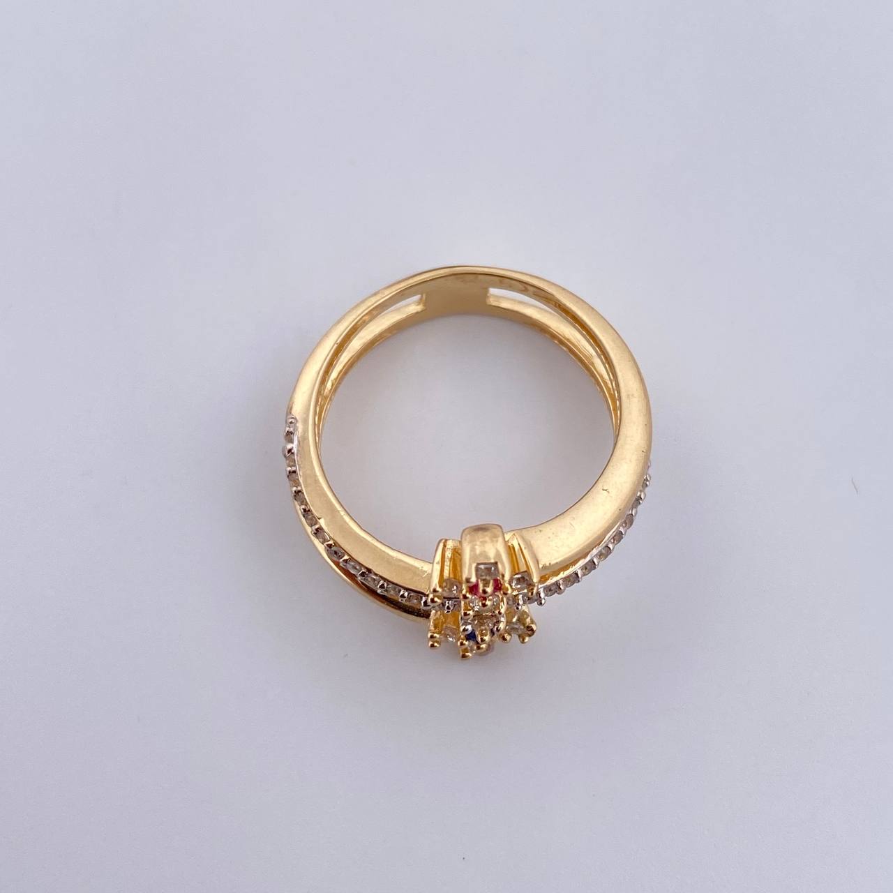 Anillo Flor Cruzada 3.85gr / T6 / Circones Blancos Fucsia Azul Dos Oros Amarillo Blanco 18K $