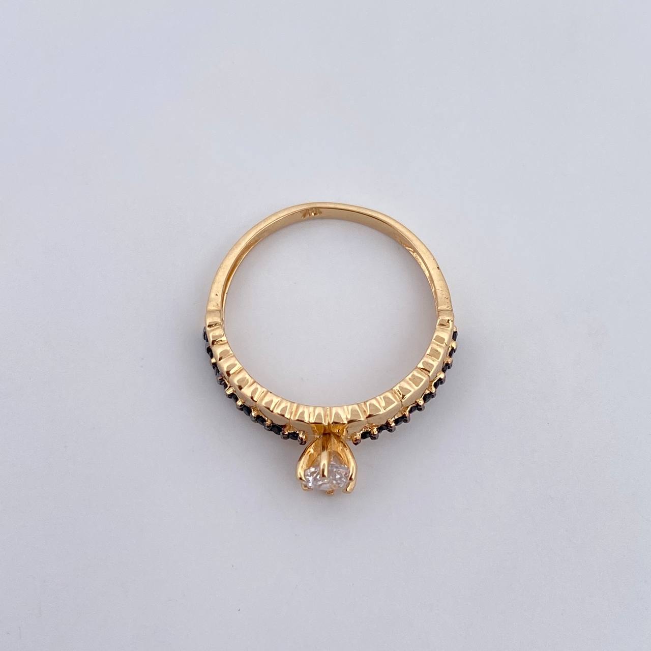Anillo Solitario Churumbela Corazon 2.3gr / T6 1/4 / Circones Negros Blancos Oro Amarillo 18K $
