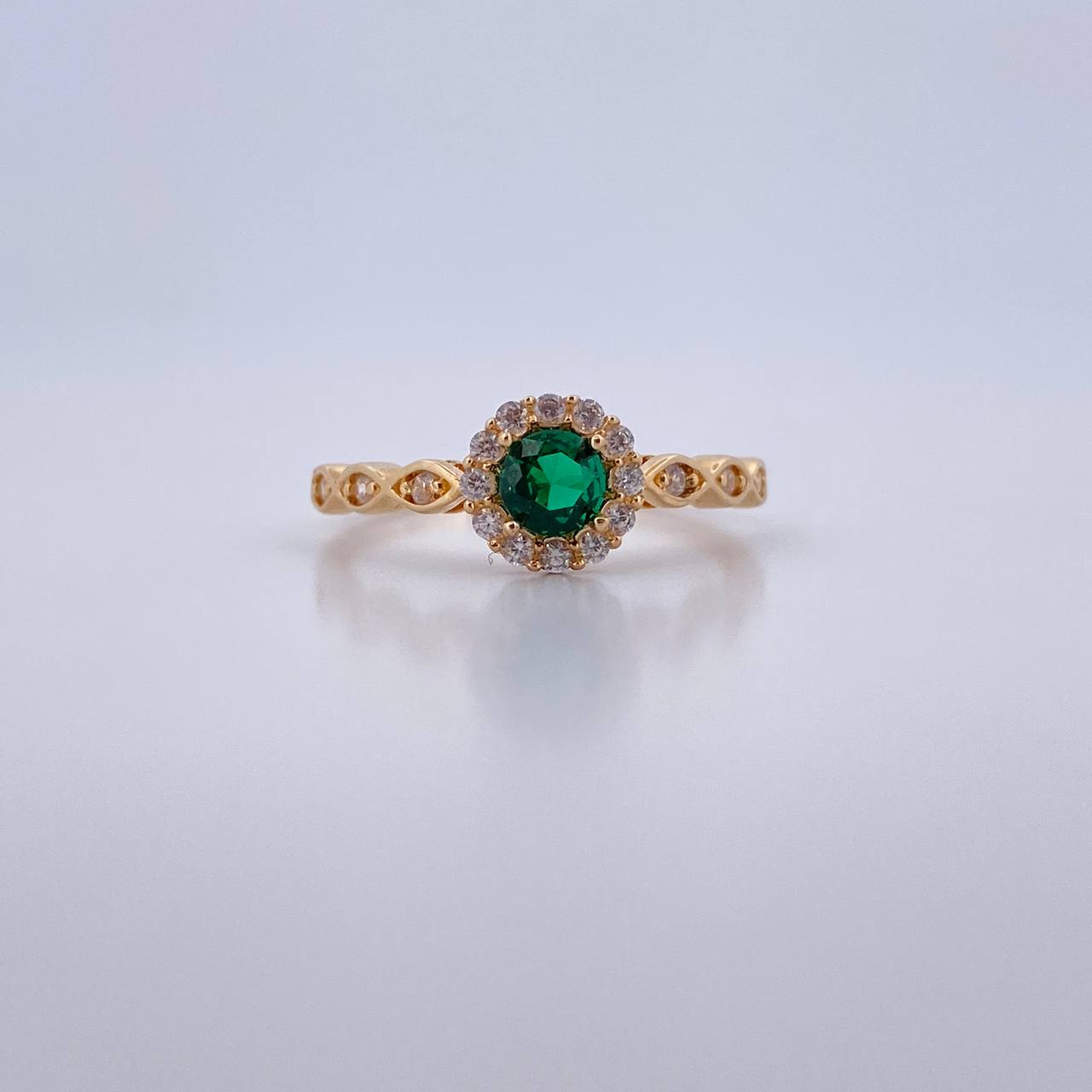 Anillo Halo 1.8gr / T5 3/4 / Circones Blancos Verdes Oro Amarillo 18K $