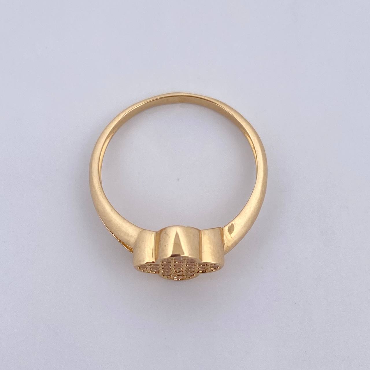 Anillo Trebol 2.3gr / T6 1/4 / Circones Blancos Oro Amarillo 18K $