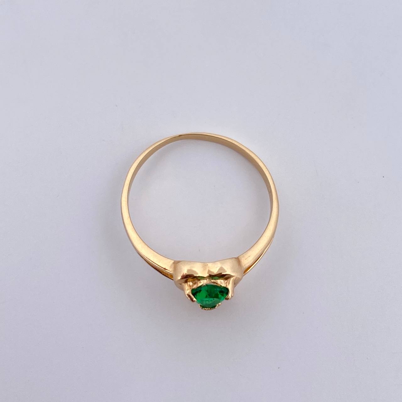Anillo Corazon 1.95gr / T5 3/4 / Circones Blancos Verdes Oro Amarillo 18K $