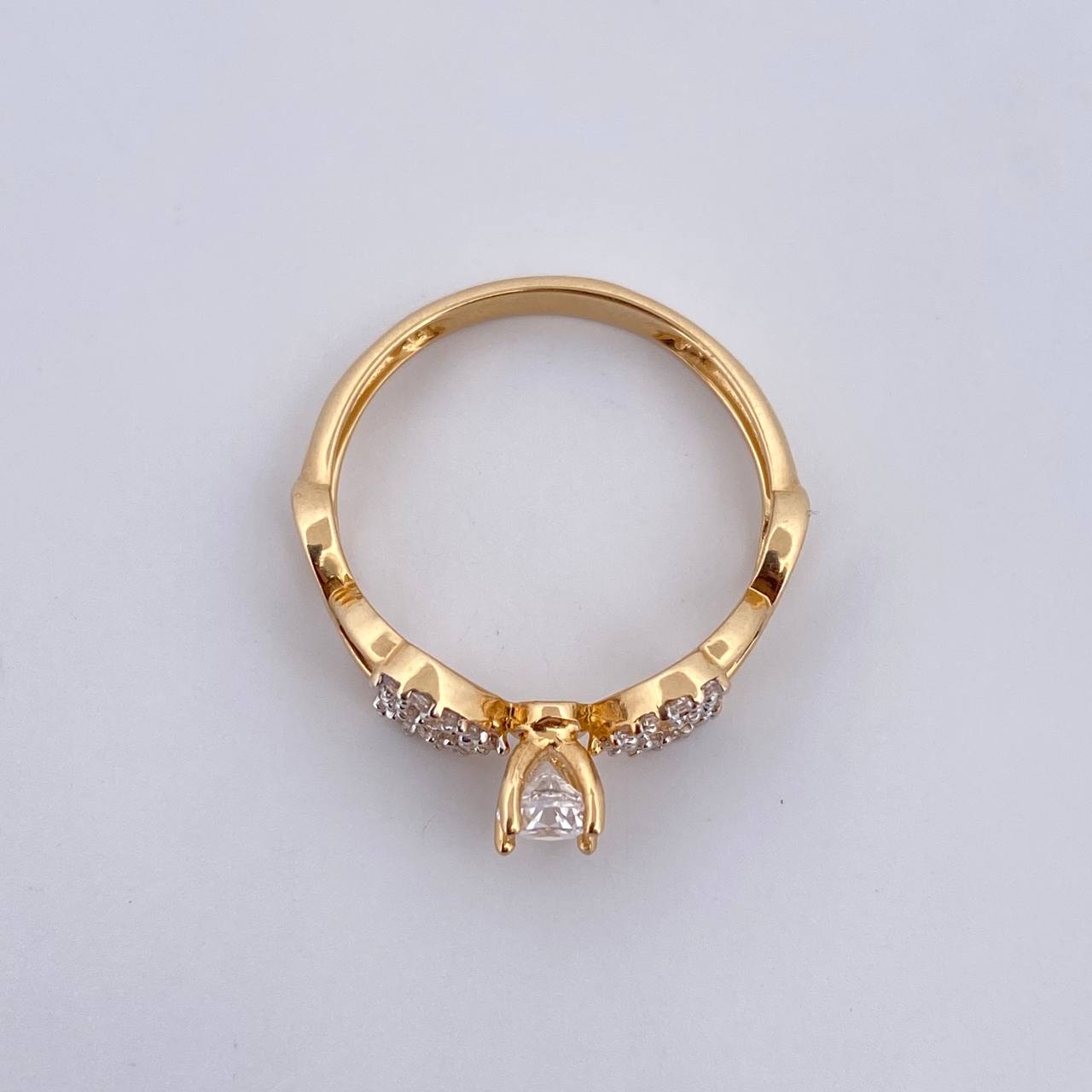 Anillo Solitario Corazon Infinito 2.35gr / T6 1/2 / Circones Blancos Dos Oros Amarillo Blanco 18K $