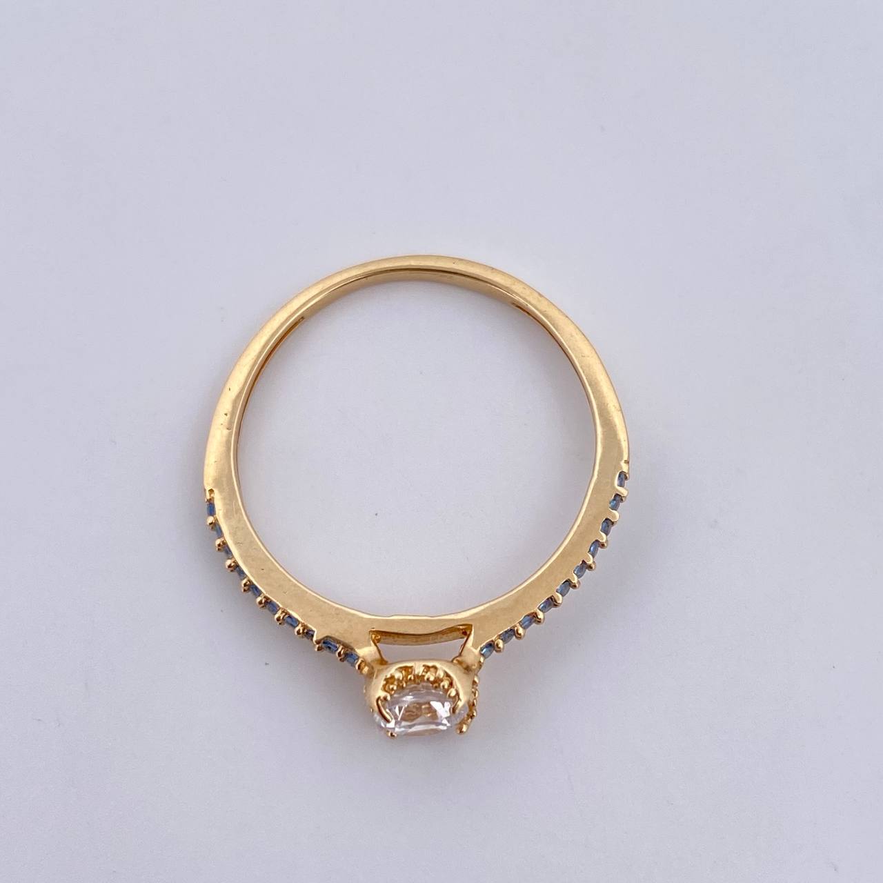 Anillo Solitario Churumbela 1.95gr / T7 3/4 / Circones Blancos Azules Oro Amarillo 18K $