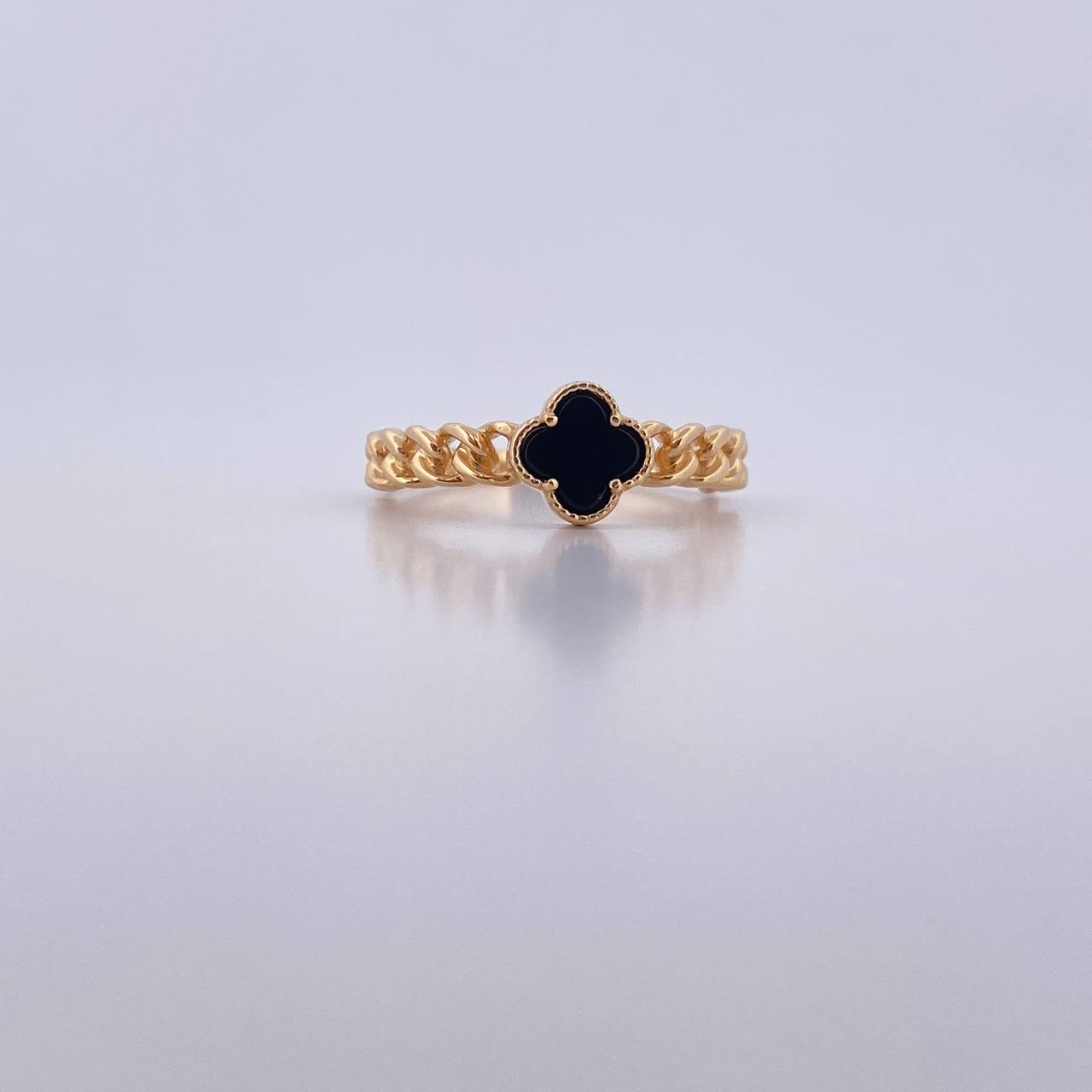 Anillo Trebol Cubano 2.9gr / T7 / Onix Negro Oro Amarillo 18K $