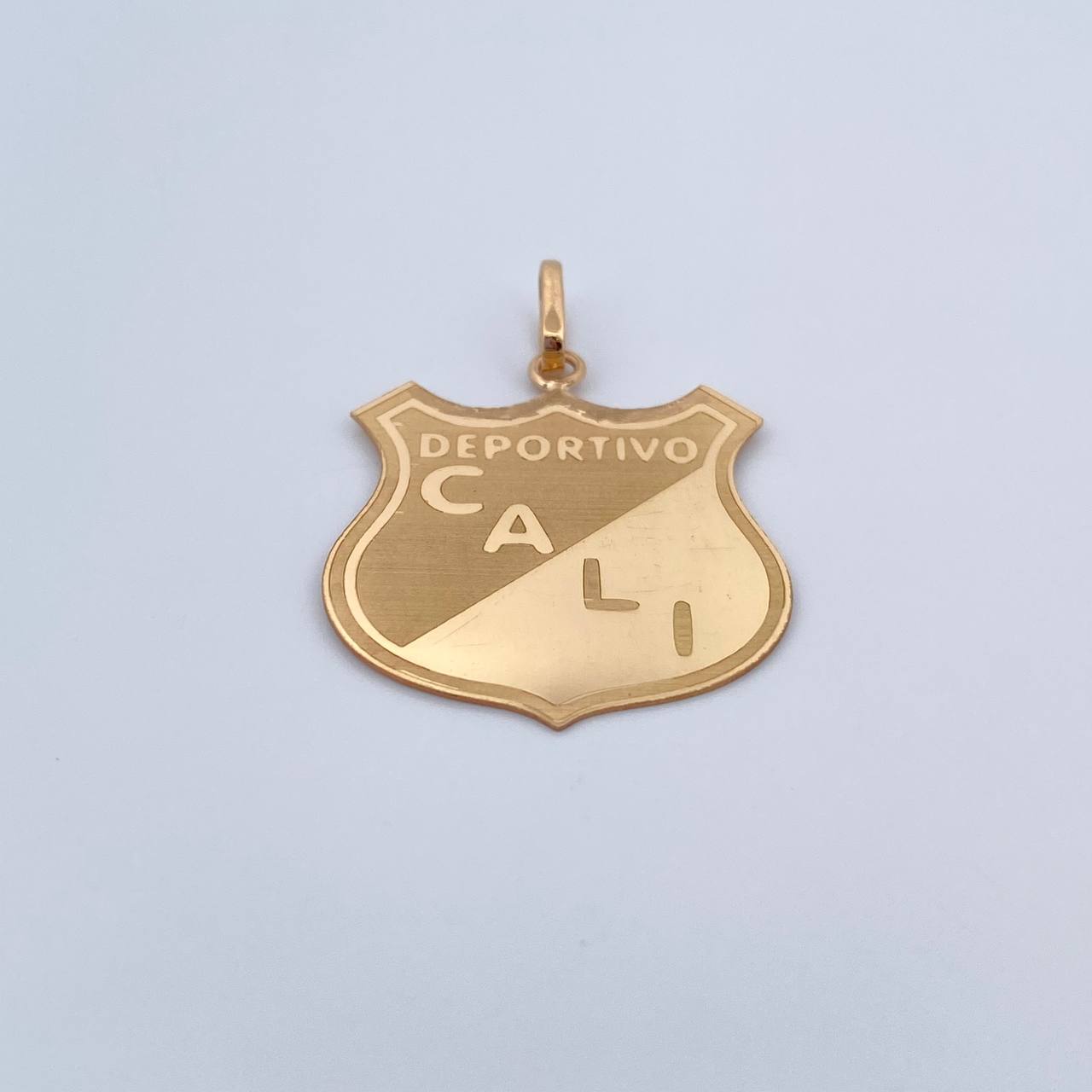 Dije Deportivo Cali 2.3gr / 3.2cm / Oro 18K &