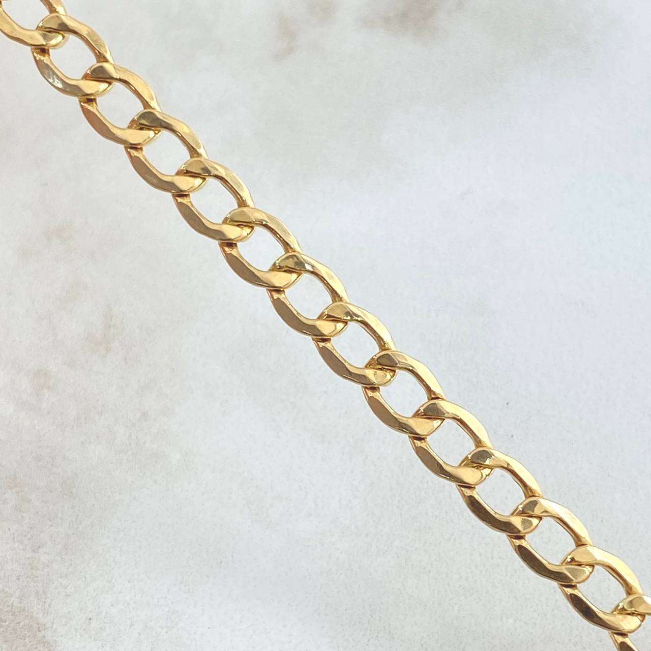 Pulso Cubano 4.6gr / 21cm / +3 Oro 18K