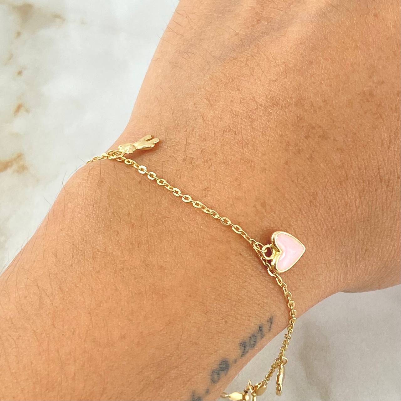 Pulso Aro Seguido Dijes 2.3gr / 18cm / Oro 18K