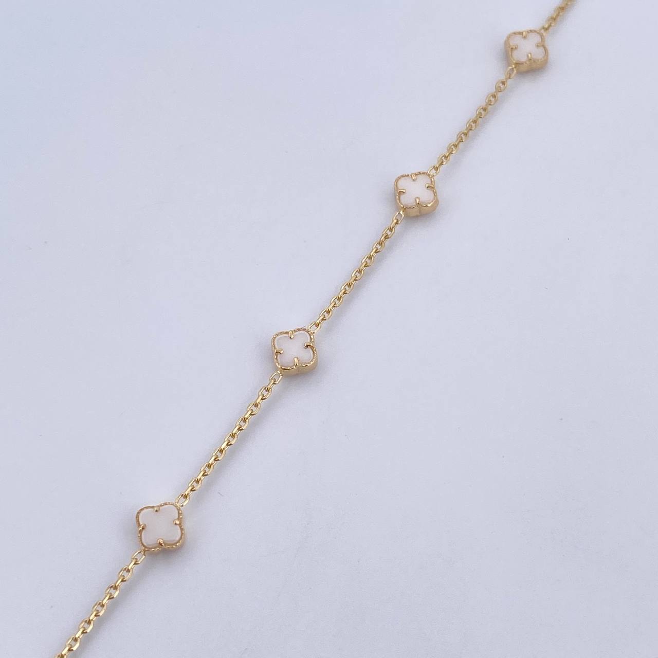 Pulso Trebol Aro Seguido 2.4gr / 19.2cm / 1mm Agata Blanco Oro Amarillo +4 18K &