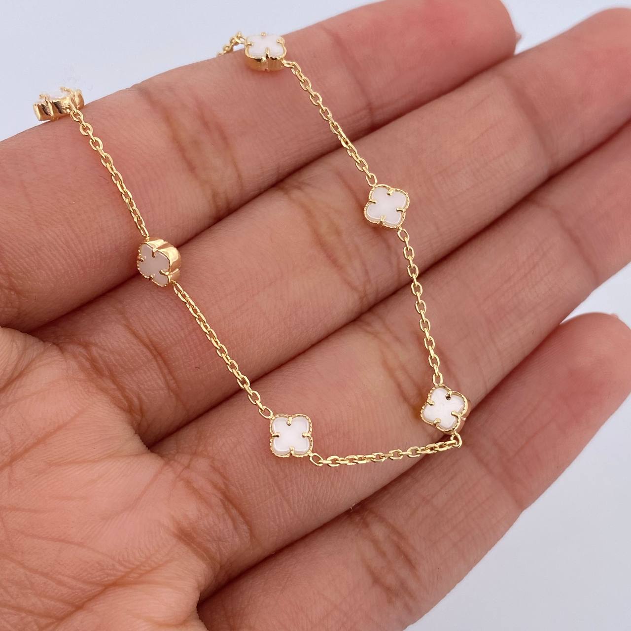 Pulso Trebol Aro Seguido 2.4gr / 19.2cm / 1mm Agata Blanco Oro Amarillo +4 18K &