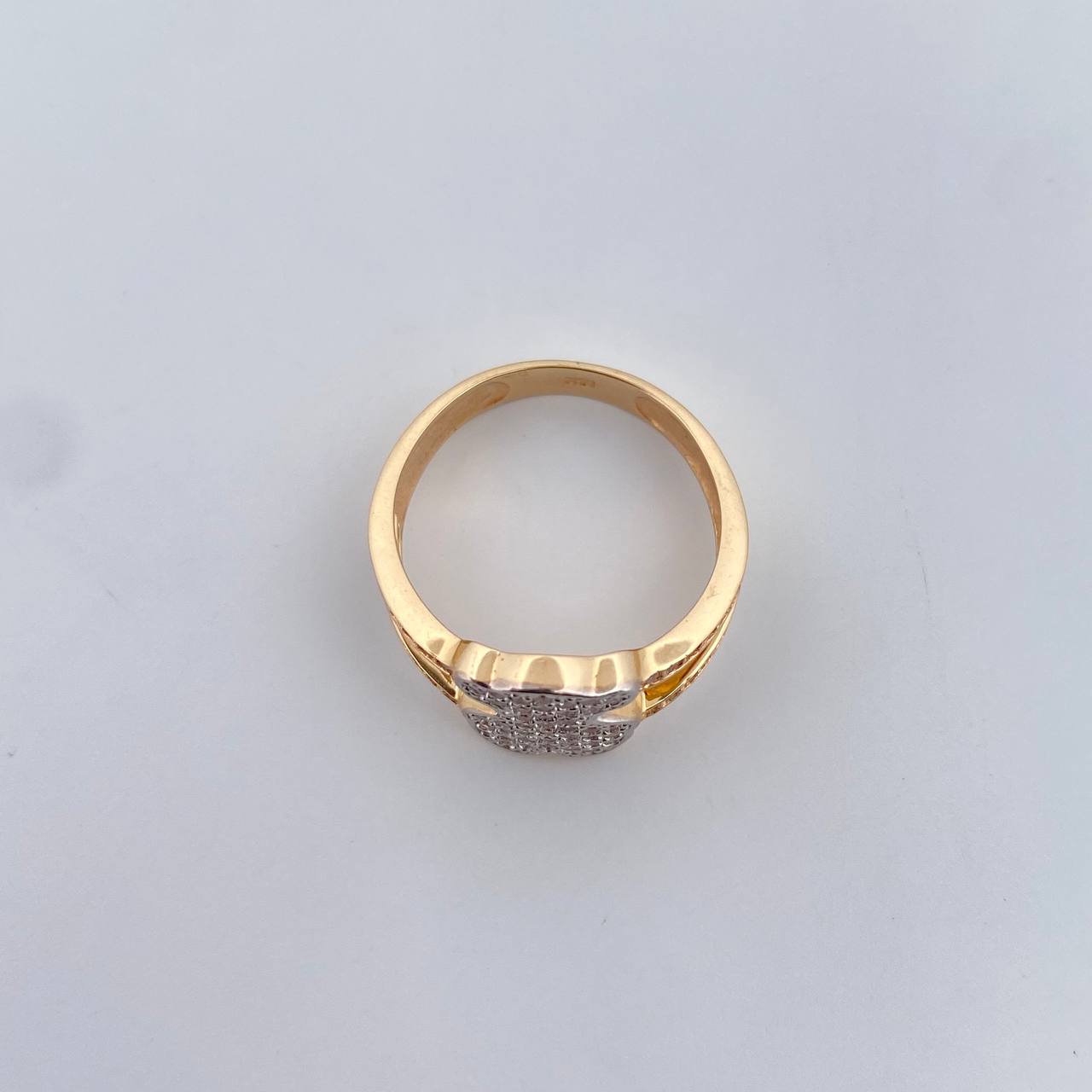 Anillo Oso Ts 3.75gr / T6 1/4 / Circones Blancos Dos Oros Amarillo Blanco 18K $