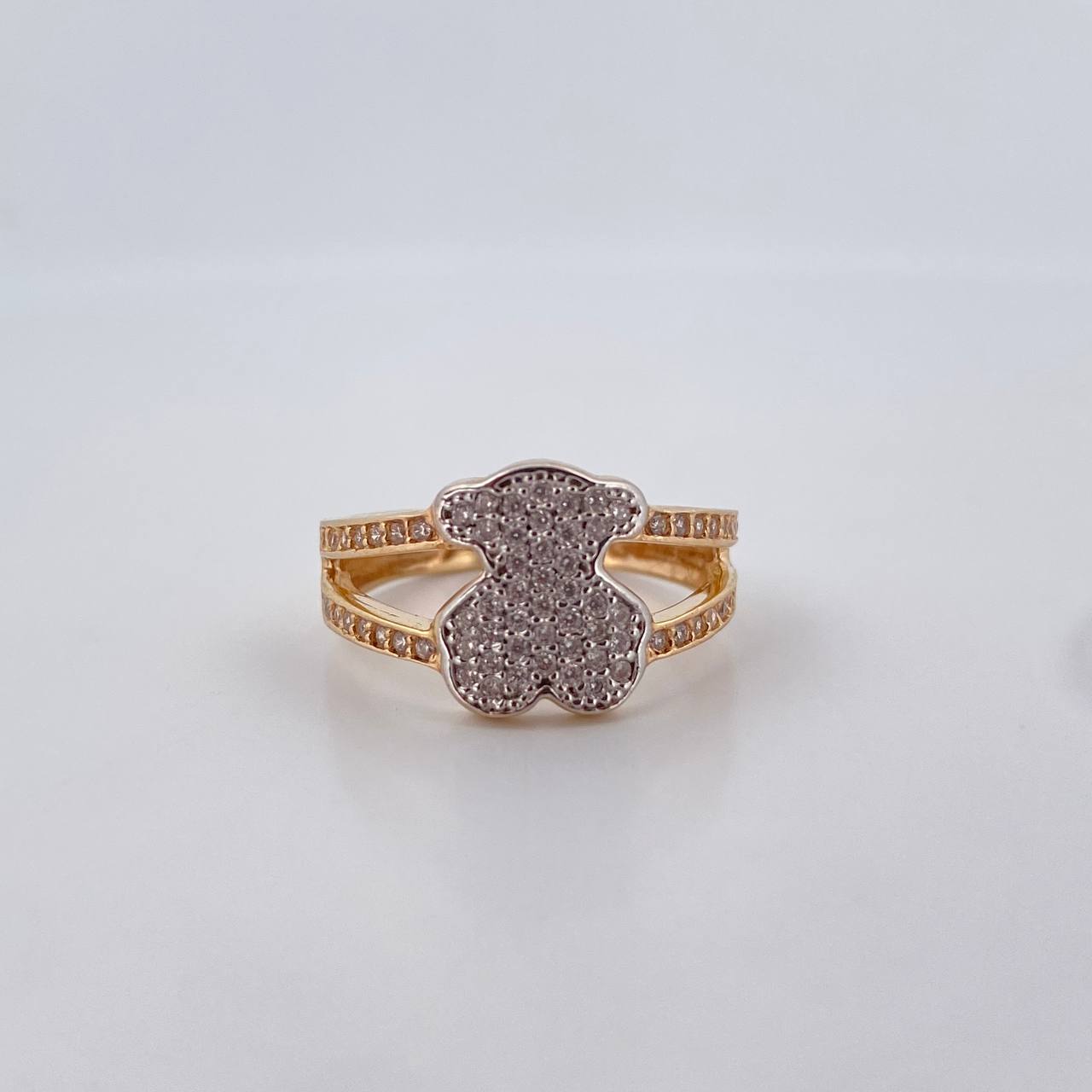 Anillo Oso Ts 3.75gr / T6 1/4 / Circones Blancos Dos Oros Amarillo Blanco 18K $
