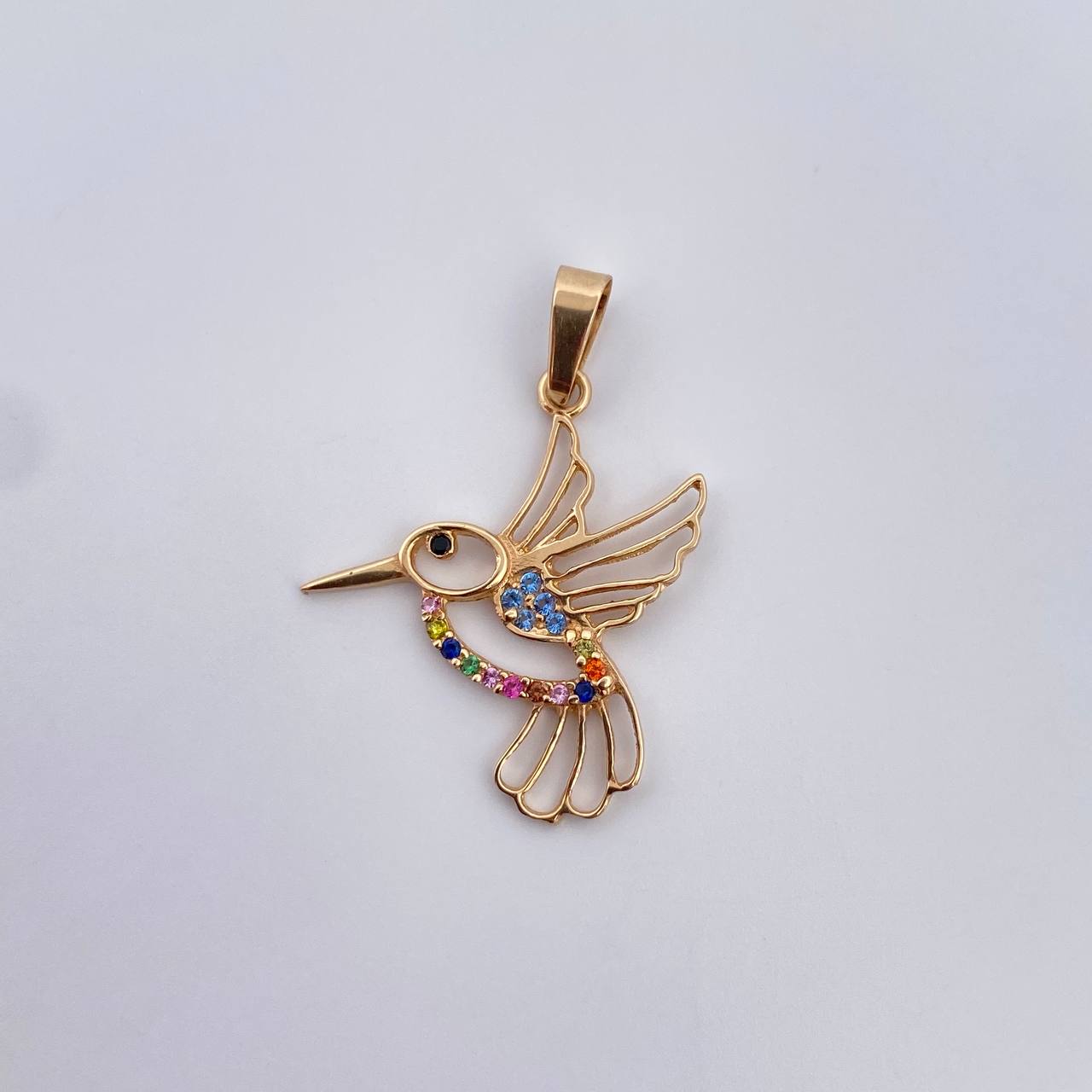 Dije Colibri 1.1gr / 2.8cm / Circones De Colores Oro Amarillo 18K $